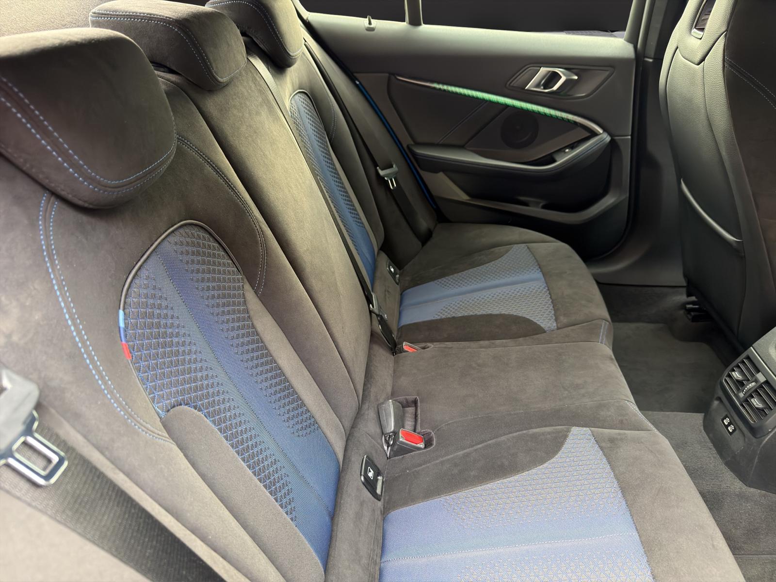BMW M135i xDrive Steptronic-image-15