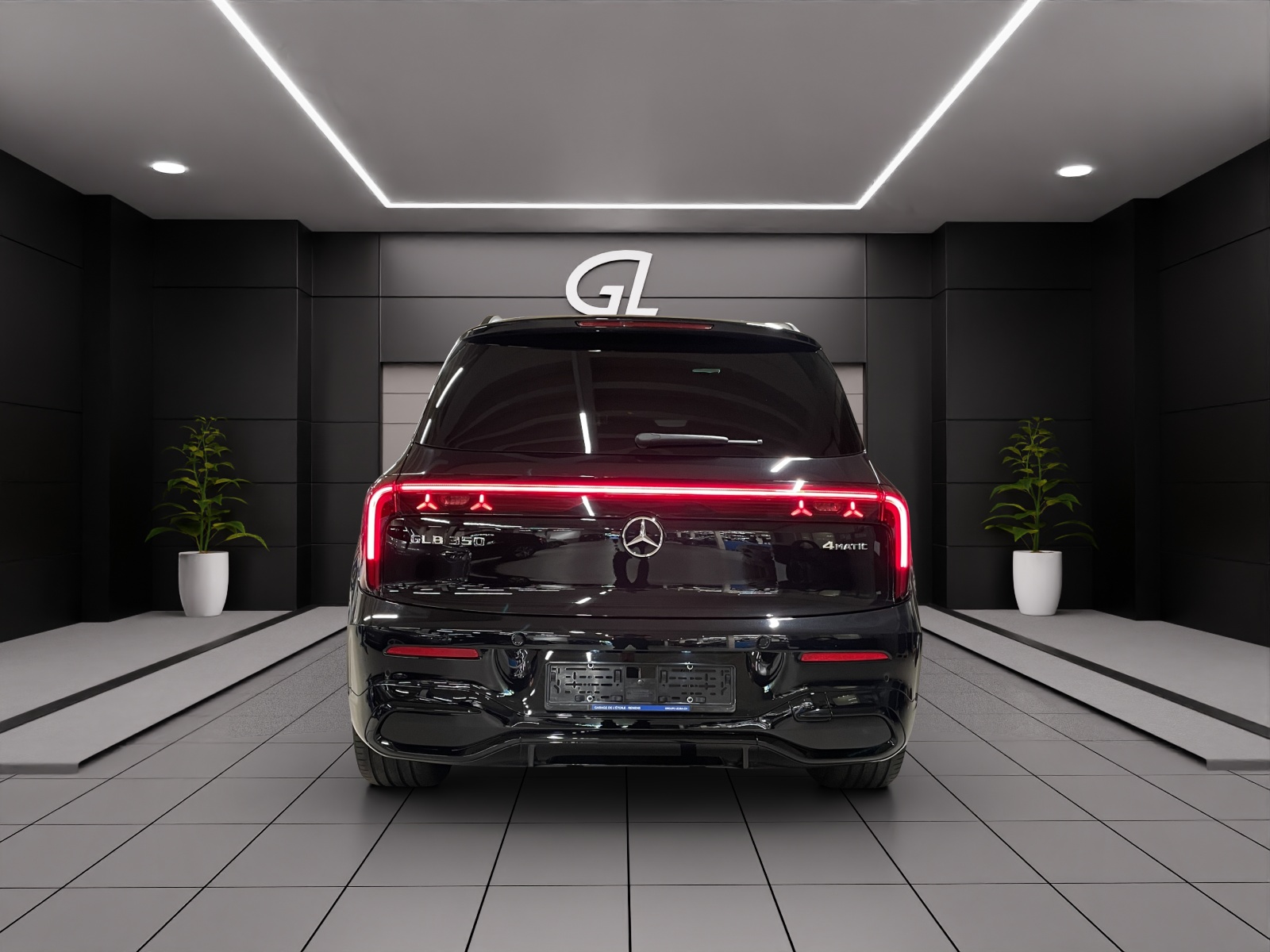 MERCEDES-BENZ GLB 350 4Matic with EQ Technology-image-4