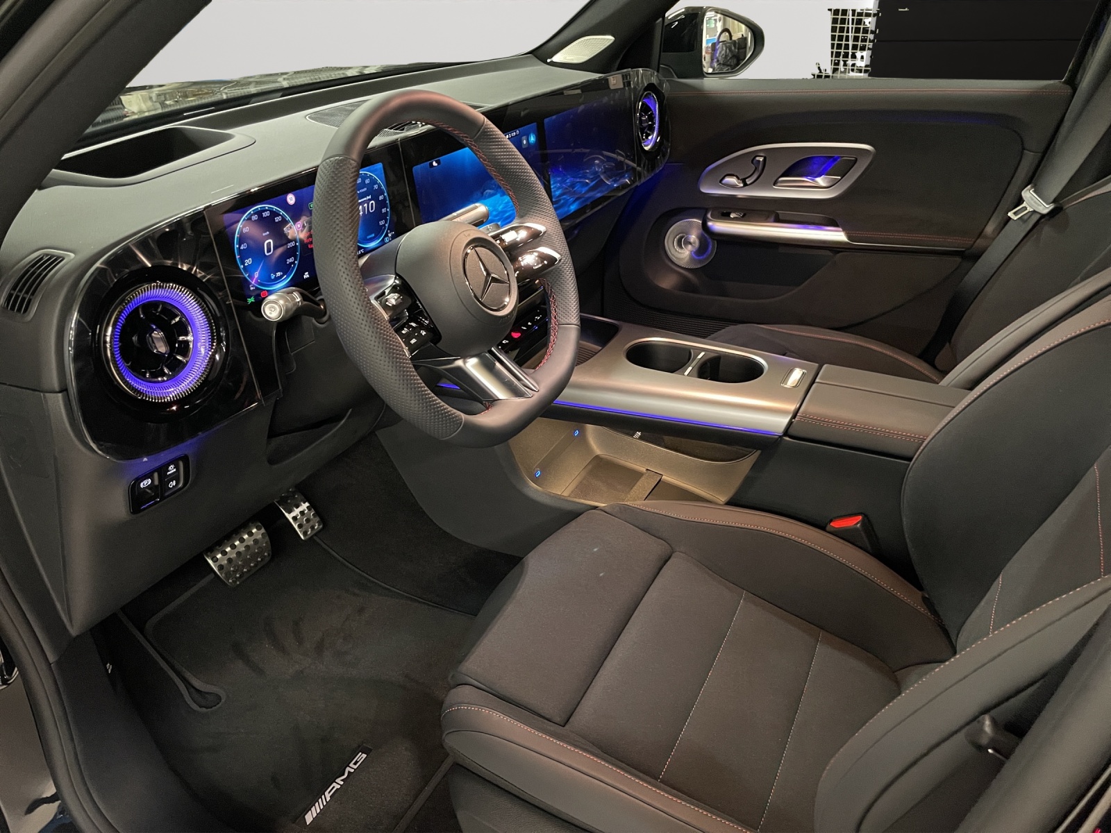 MERCEDES-BENZ GLB 350 4Matic with EQ Technology-image-7
