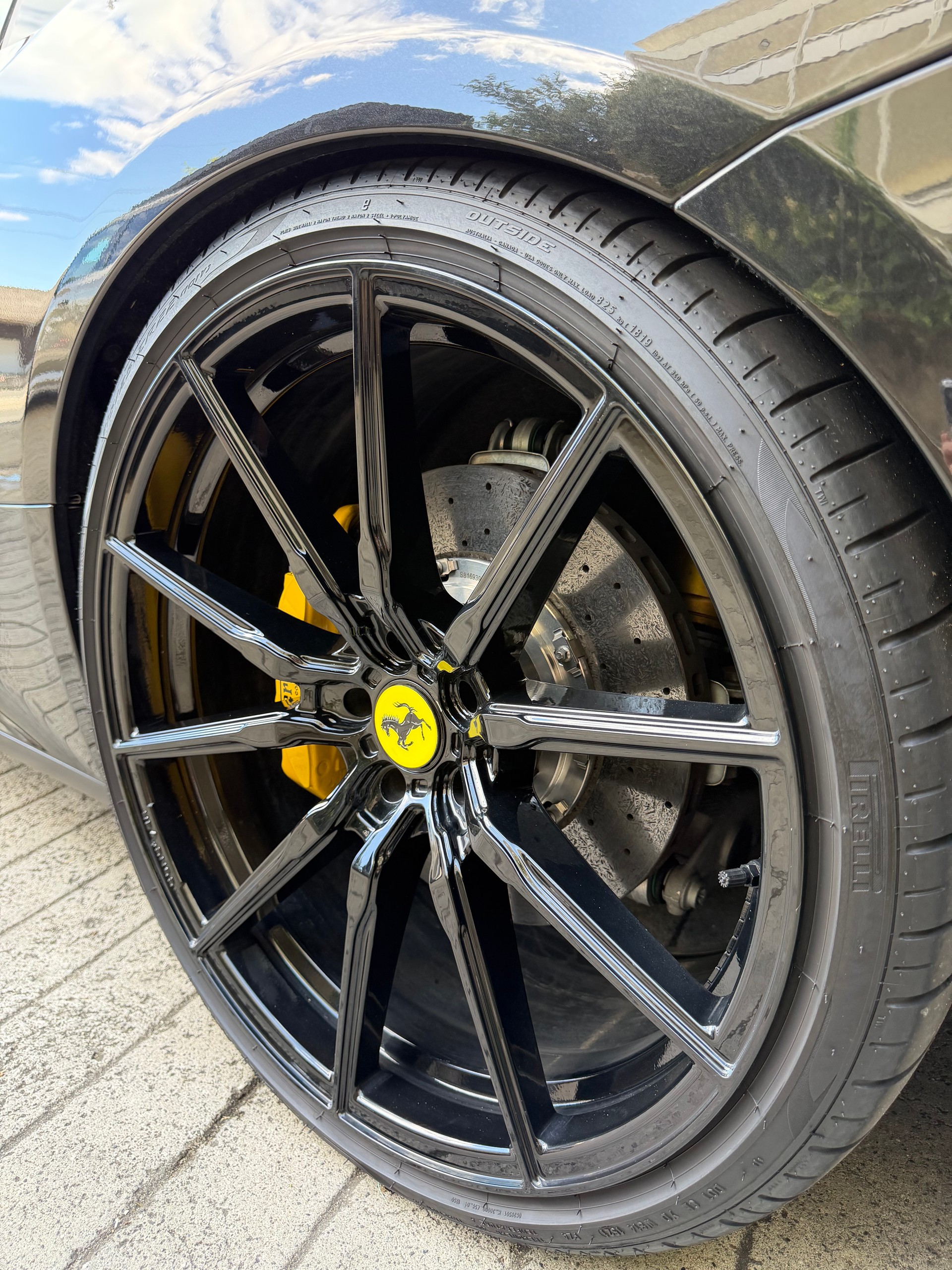 FERRARI FF-image-4