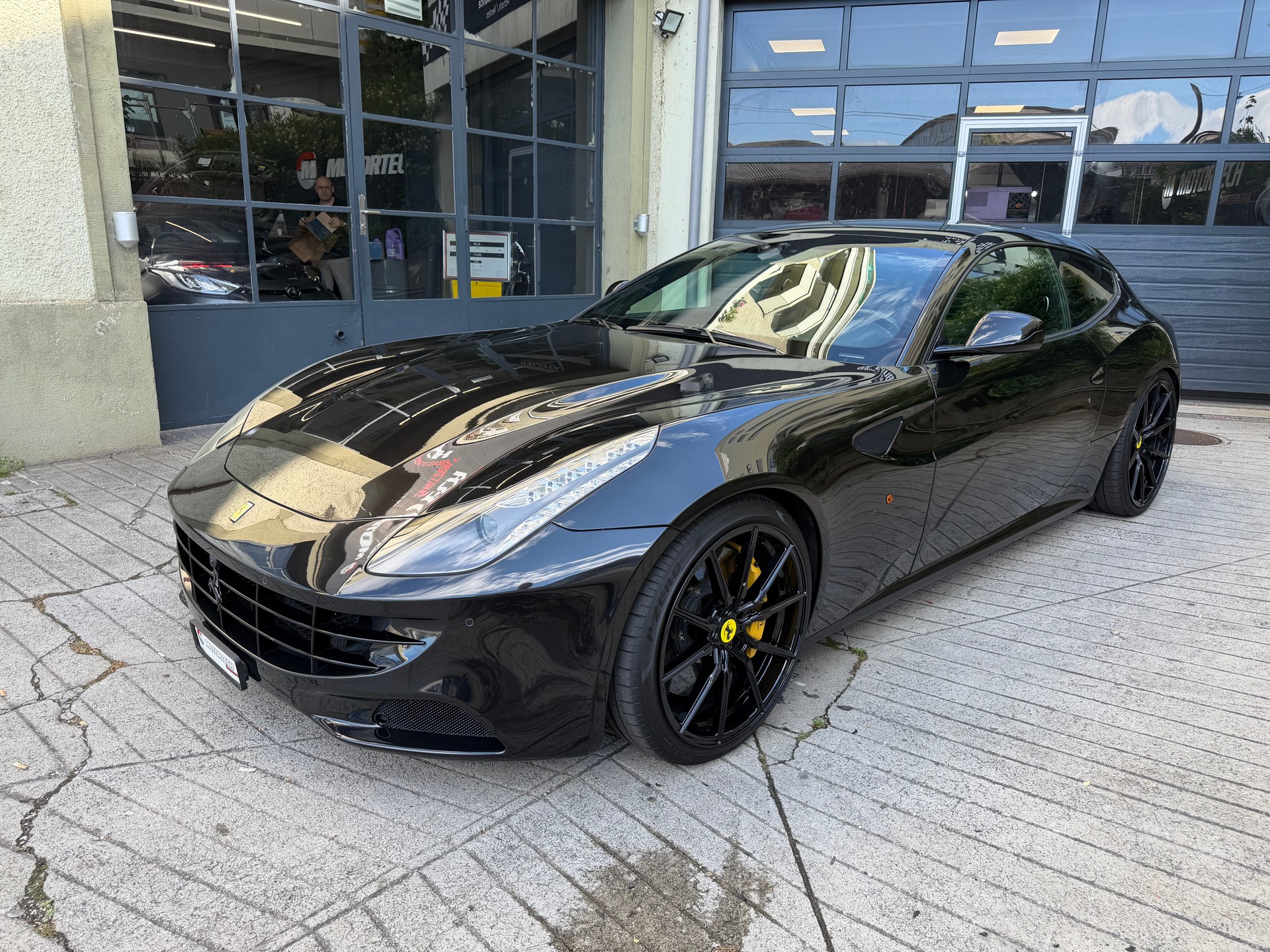 FERRARI FF