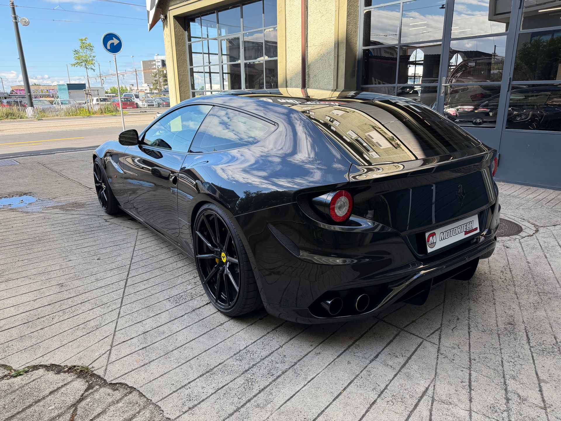 FERRARI FF-image-3