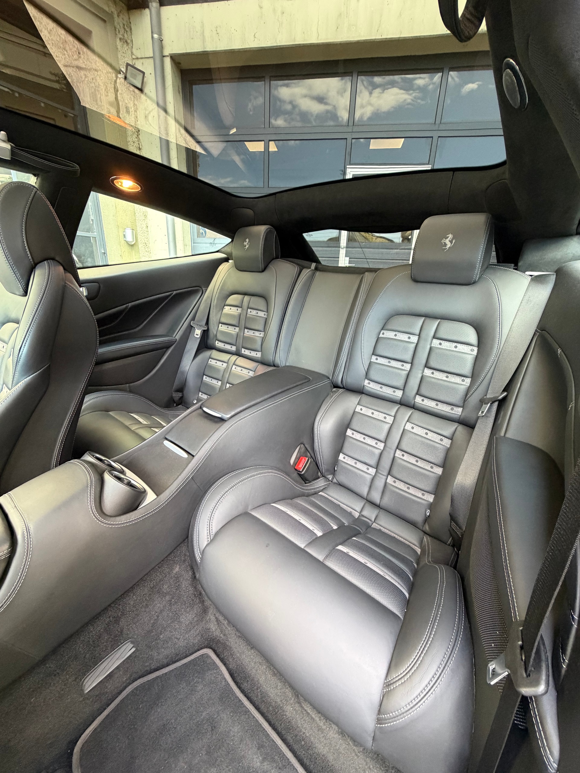 FERRARI FF-image-9