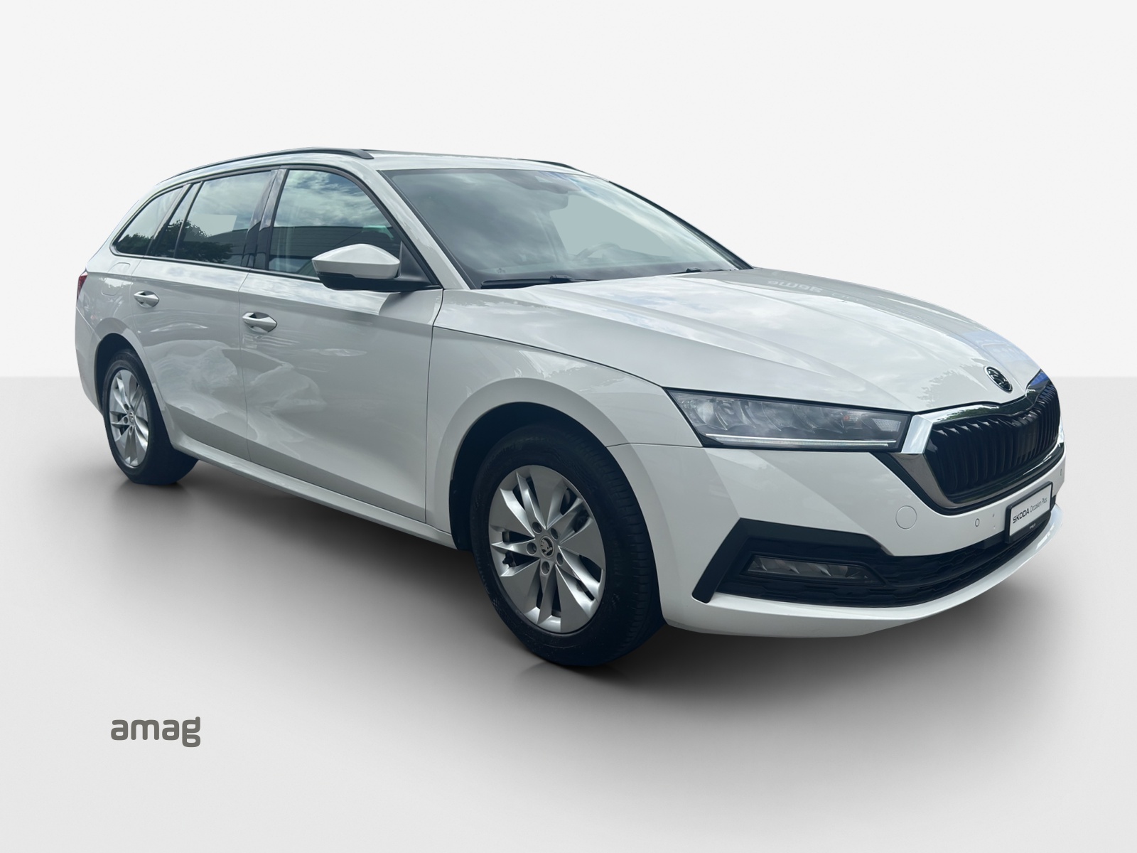 SKODA Octavia Combi 2.0 TDI DSG Ambition-image-5