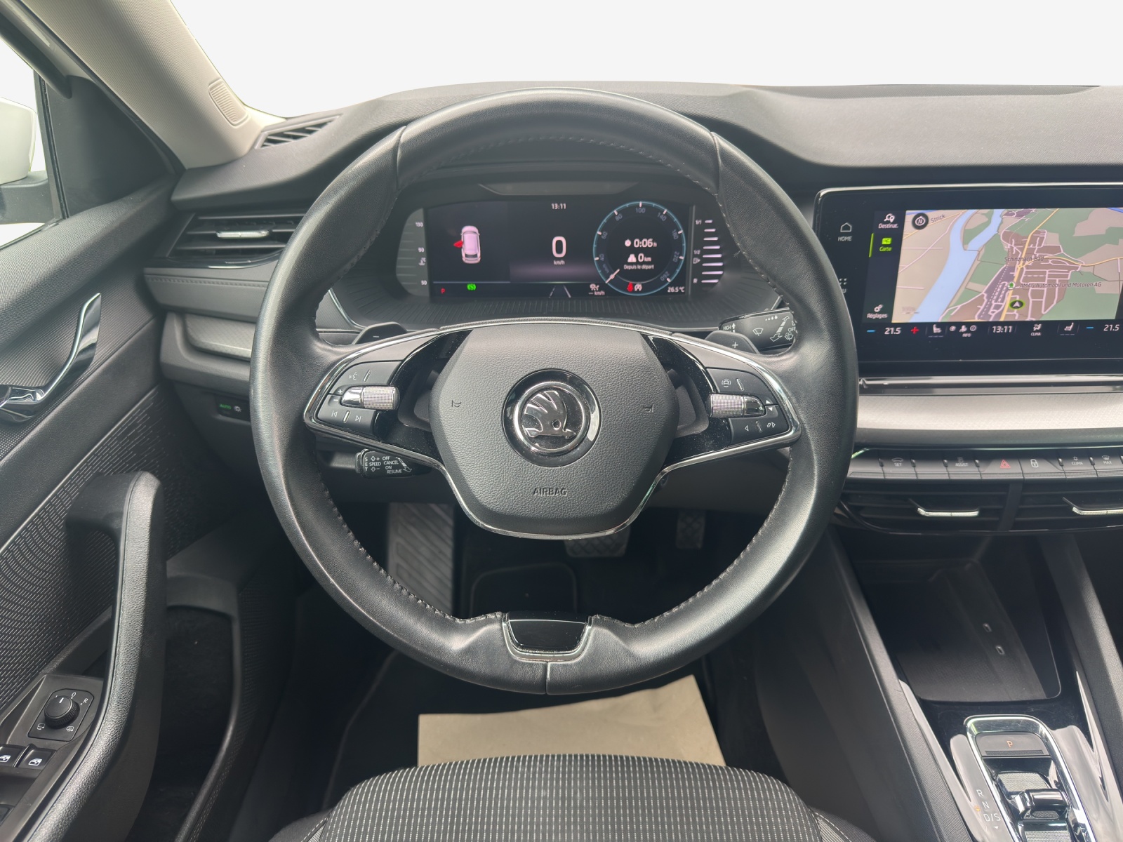 SKODA Octavia Combi 2.0 TDI DSG Ambition-image-9