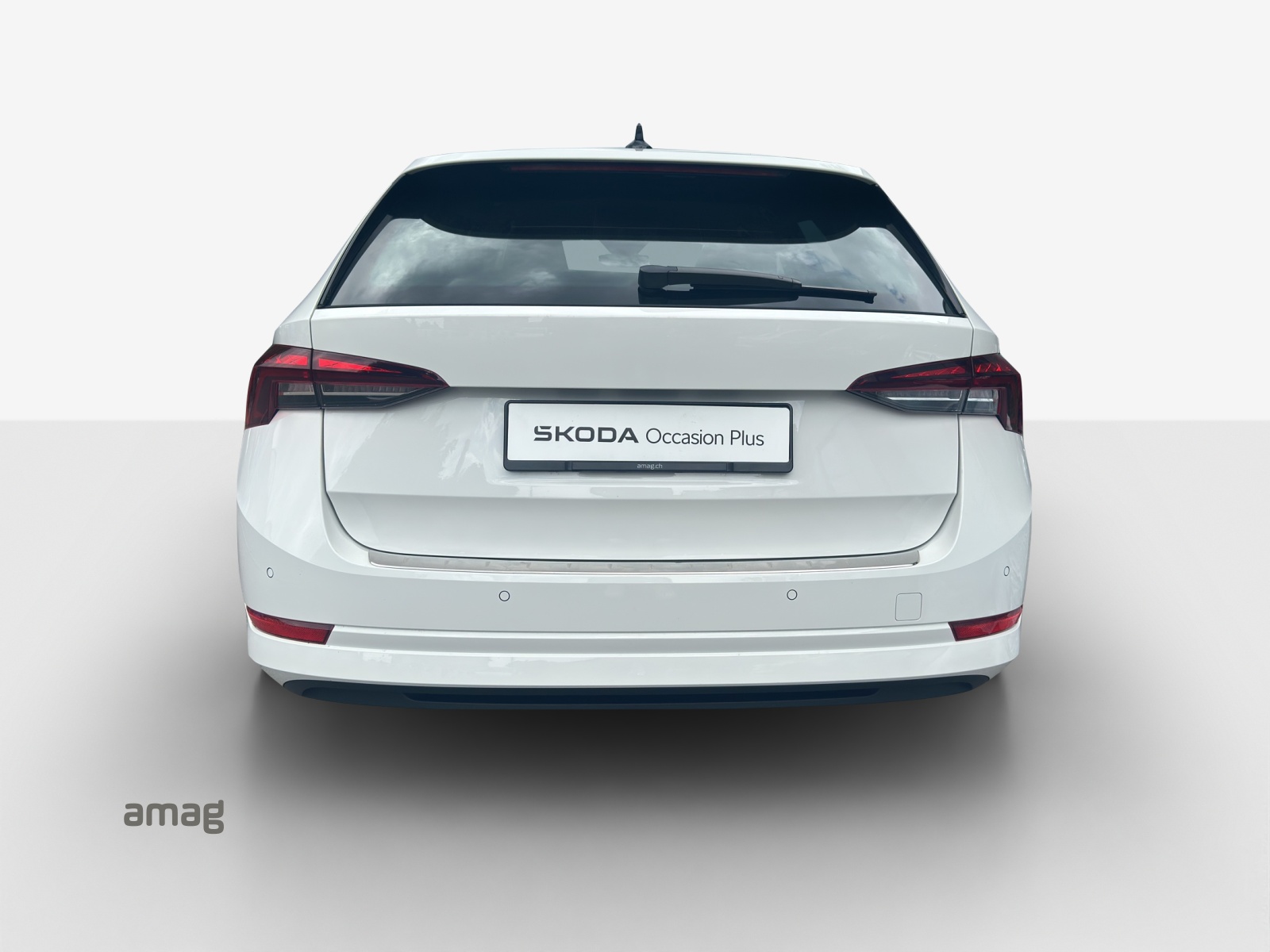 SKODA Octavia Combi 2.0 TDI DSG Ambition-showroom-element-3