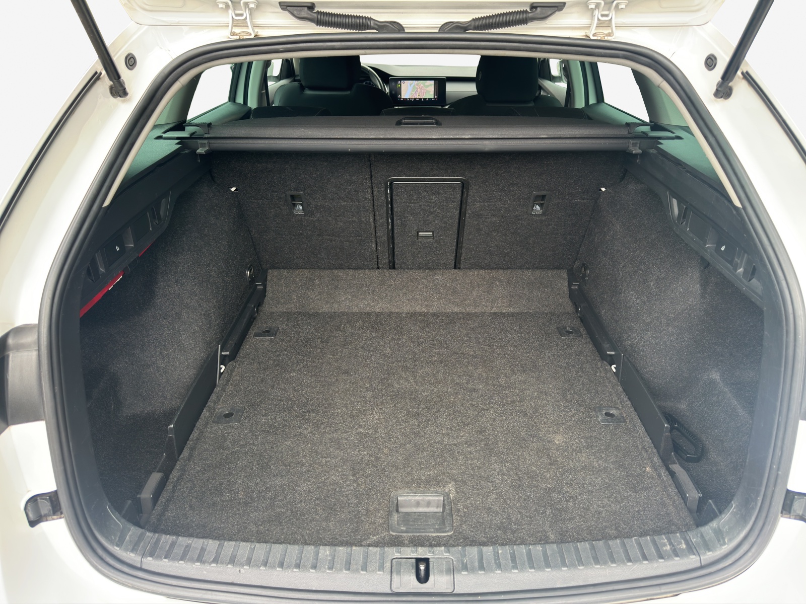 SKODA Octavia Combi 2.0 TDI DSG Ambition-image-12