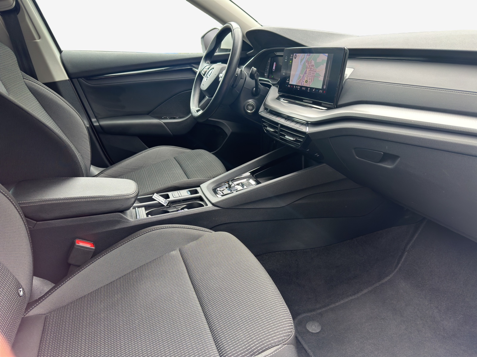 SKODA Octavia Combi 2.0 TDI DSG Ambition-image-14