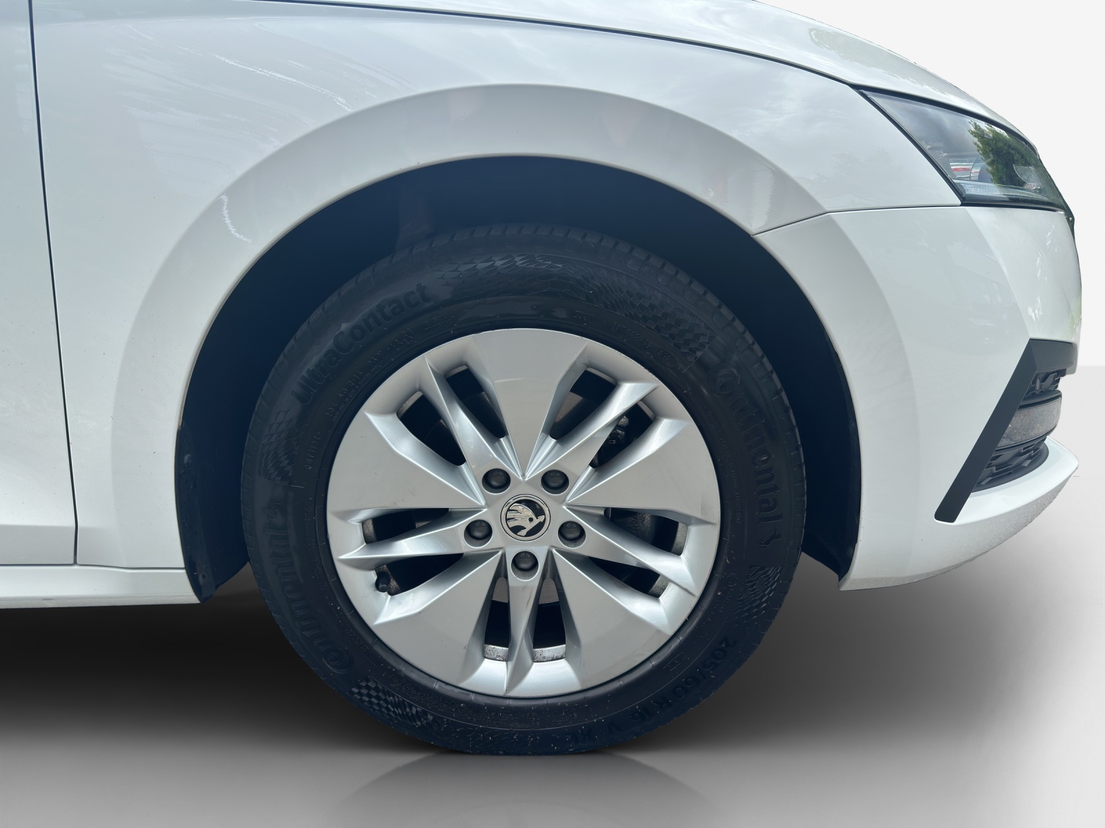SKODA Octavia Combi 2.0 TDI DSG Ambition-image-13