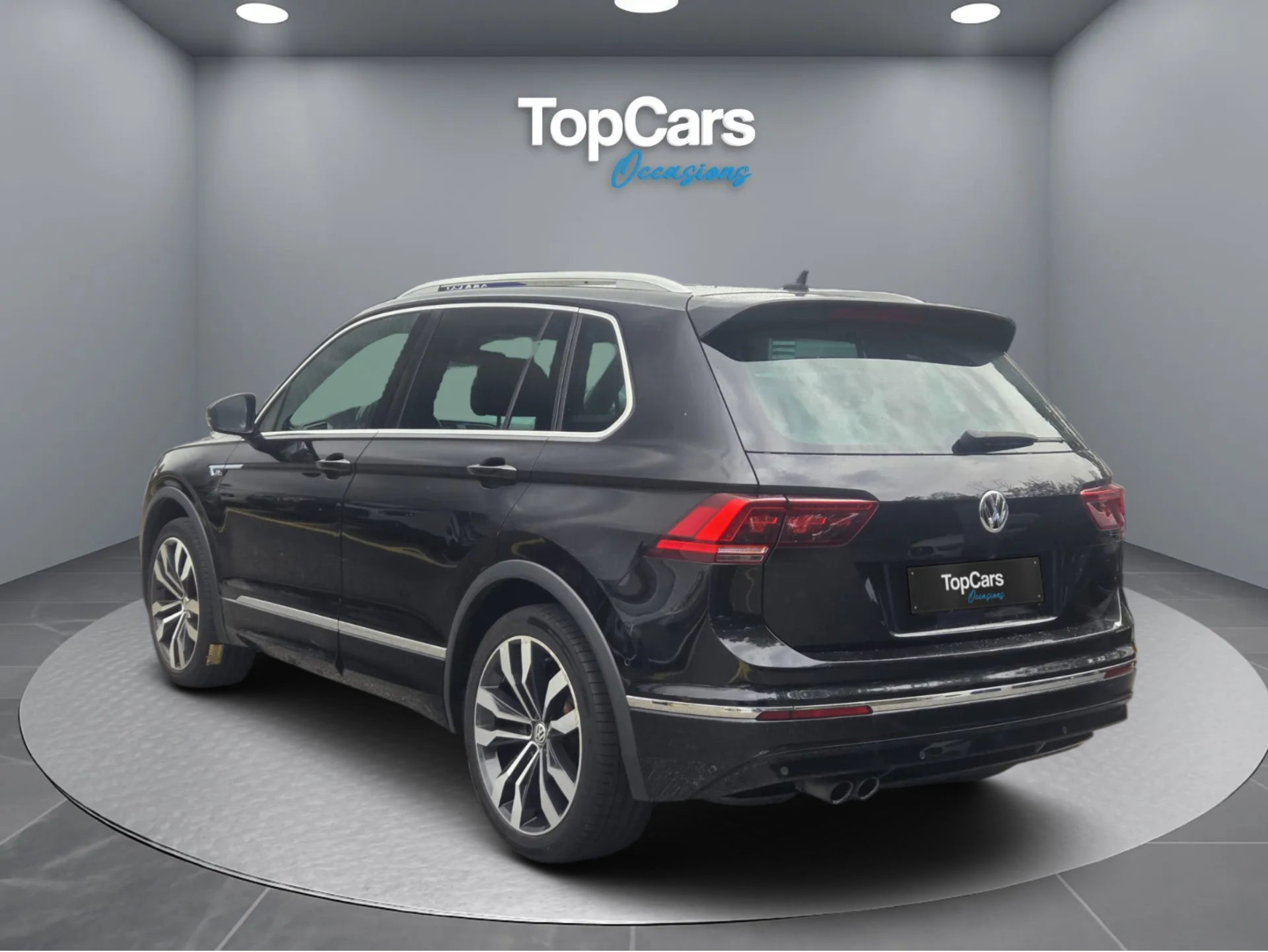 VW Tiguan 2.0TSI Highline 4Motion DSG ** R-Line **-image-2