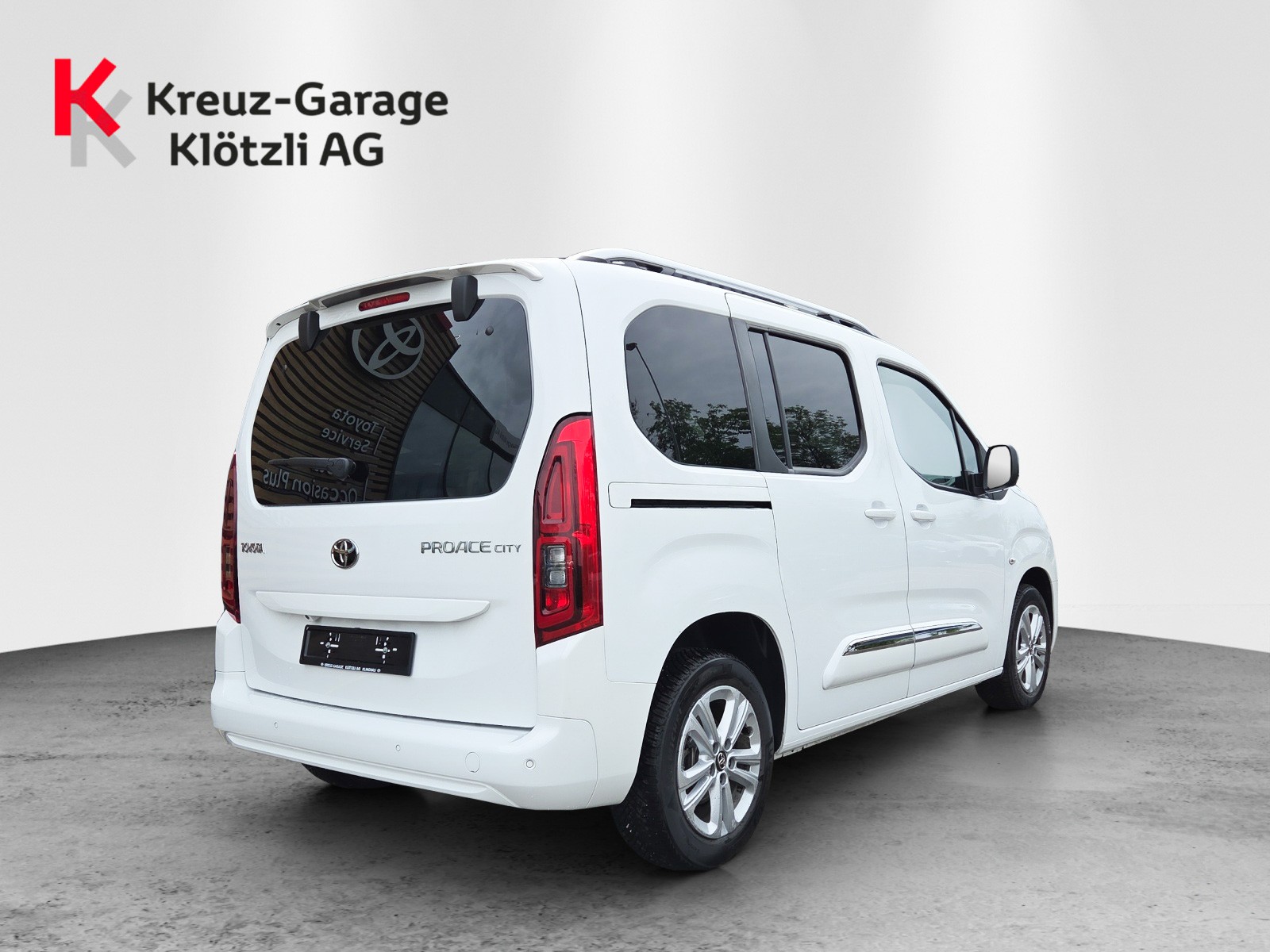 TOYOTA Proace City Verso 1.2 Trend Medium Automatik-image-2