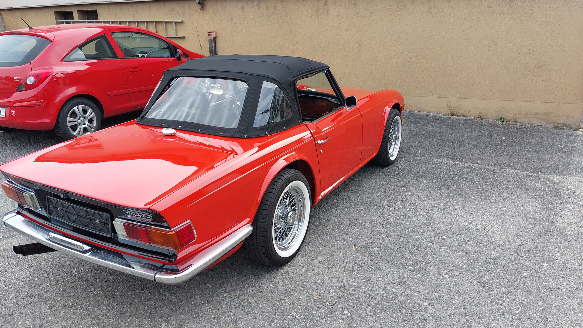 TRIUMPH TR6