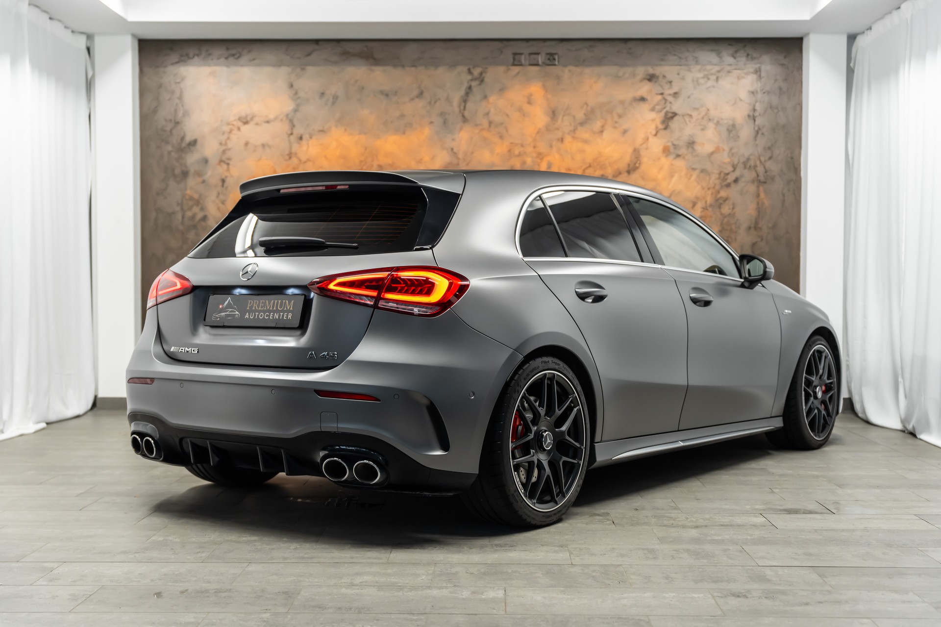 MERCEDES-BENZ A 45 AMG 4Matic+ Speedshift *Magno-Grau*AMG-Abgasanlage*AMG-Performance*-image-6