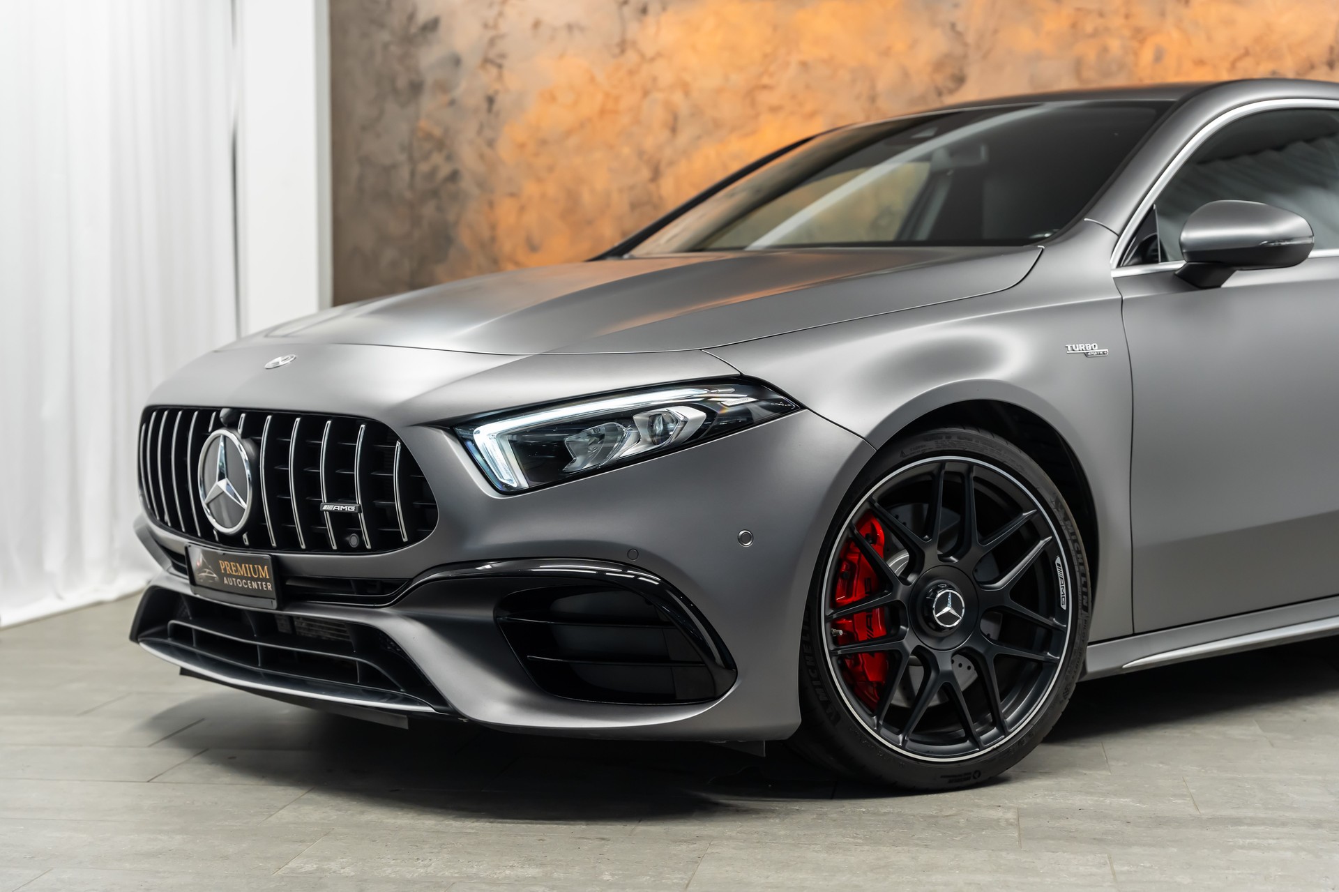 MERCEDES-BENZ A 45 AMG 4Matic+ Speedshift *Magno-Grau*AMG-Abgasanlage*AMG-Performance*-showroom-element-1