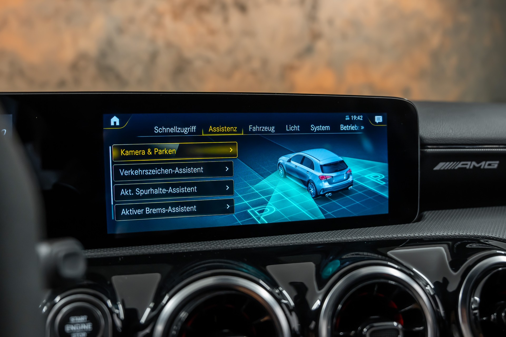 MERCEDES-BENZ A 45 AMG 4Matic+ Speedshift *Magno-Grau*AMG-Abgasanlage*AMG-Performance*-image-28