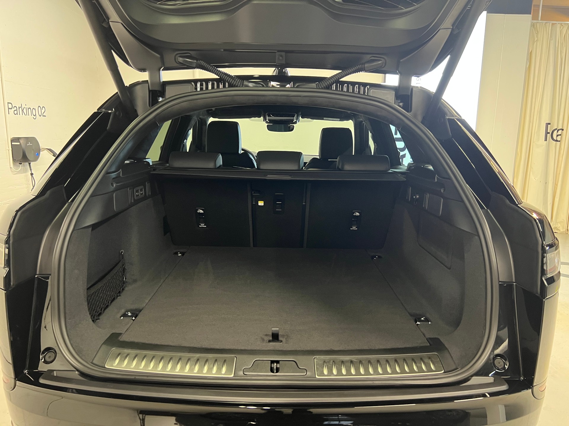 LAND ROVER Range Rover Velar 3.0 I6 Autobiography-image-11