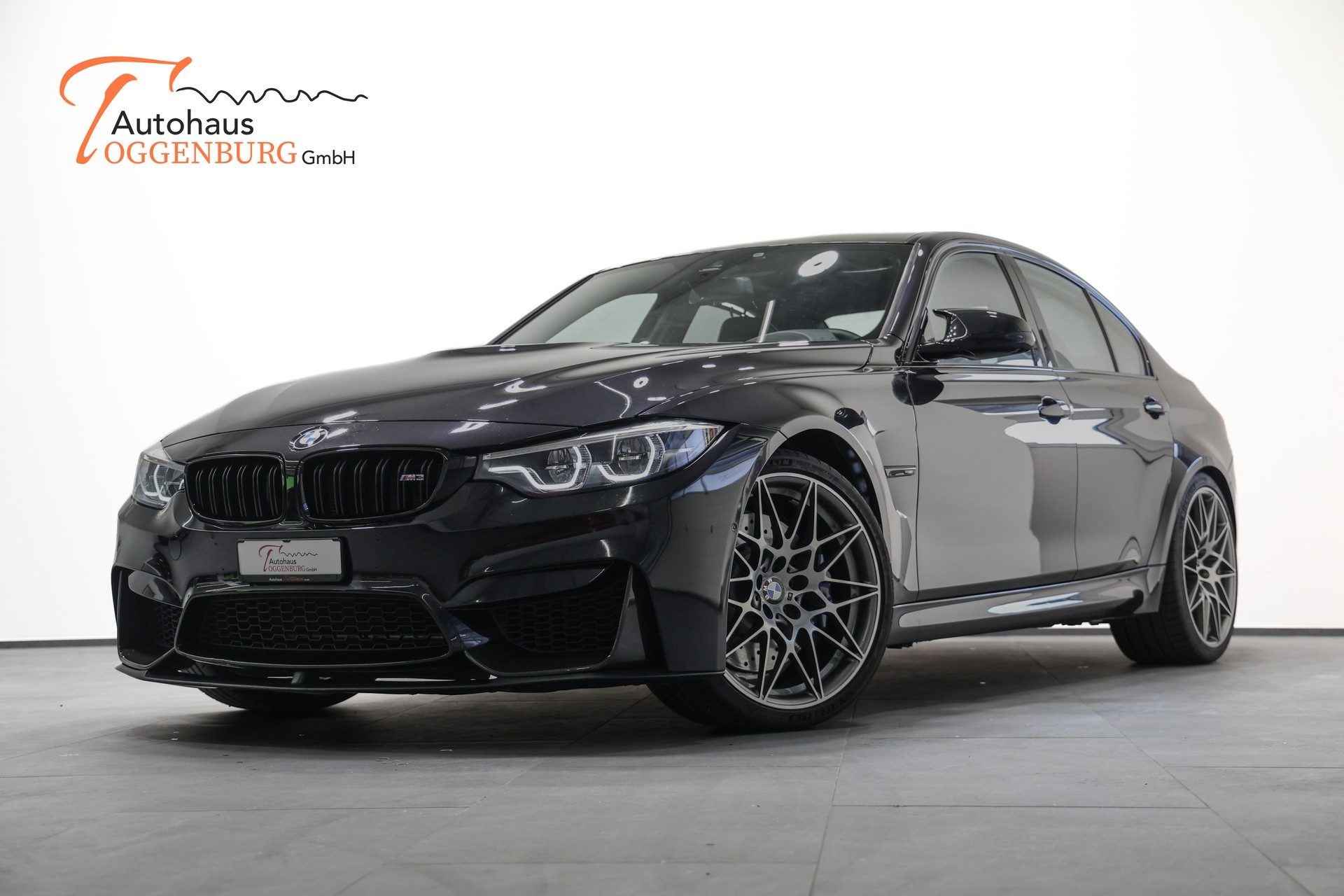 BMW M3 Competition Drivelogic-showroom-element-2