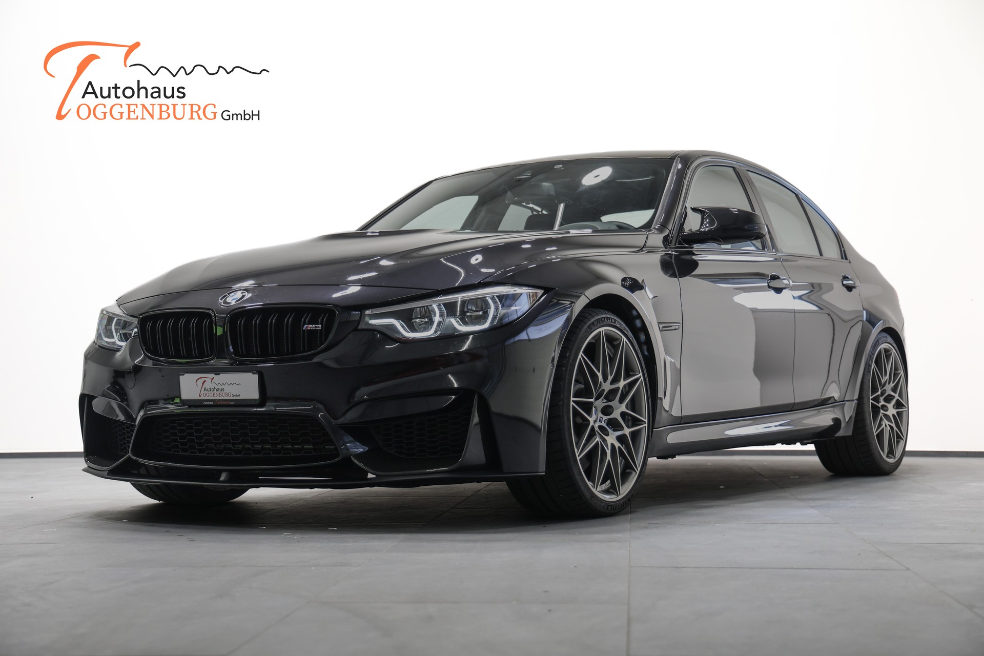 BMW M3 Competition Drivelogic-showroom-element-3