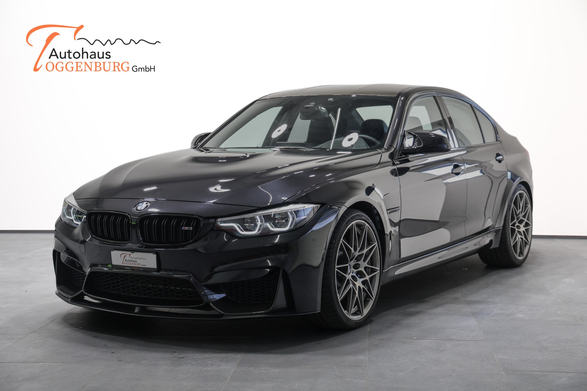 BMW M3 Competition Drivelogic-showroom-element-1