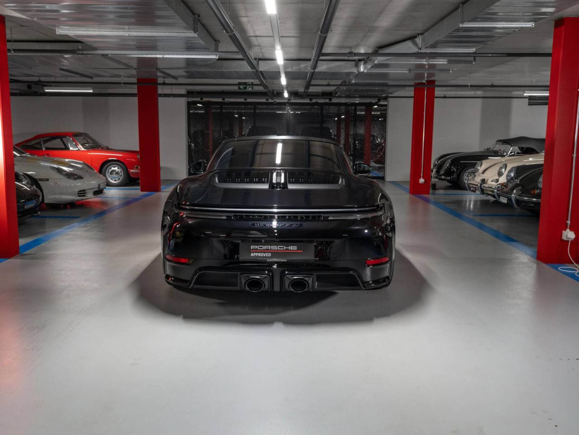PORSCHE 911 Targa 4 GTS-image-6