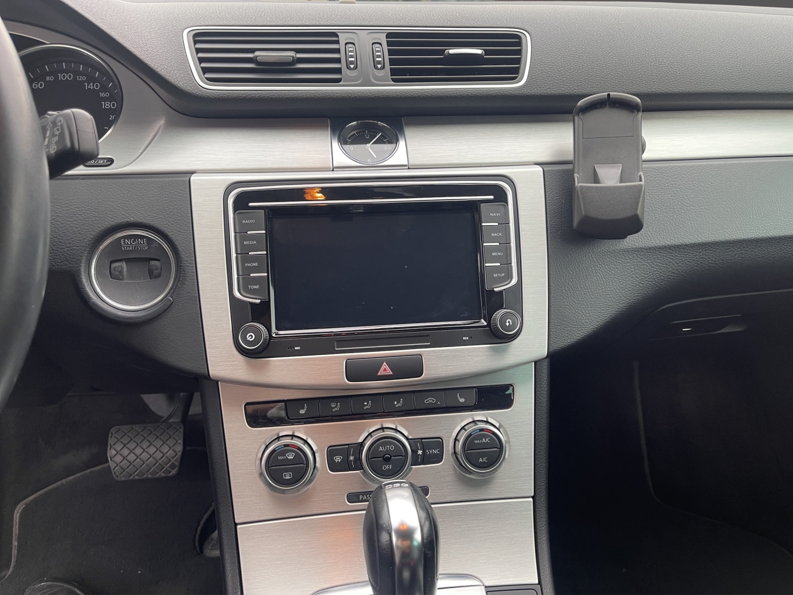 VW Passat Variant 2.0 TDI BMT Highline 4MDSG-image-6