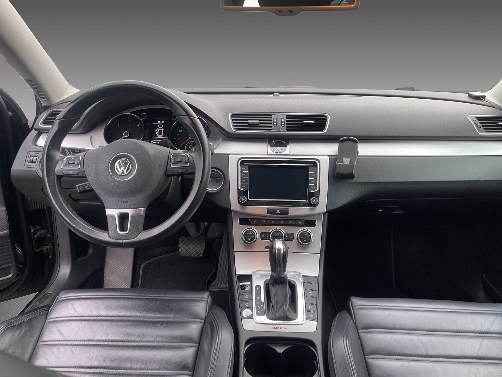 VW Passat Variant 2.0 TDI BMT Highline 4MDSG-image-25