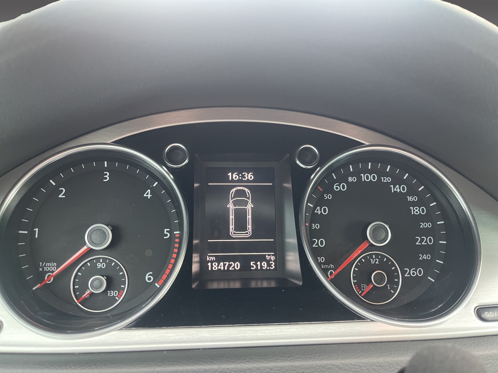 VW Passat Variant 2.0 TDI BMT Highline 4MDSG-image-23