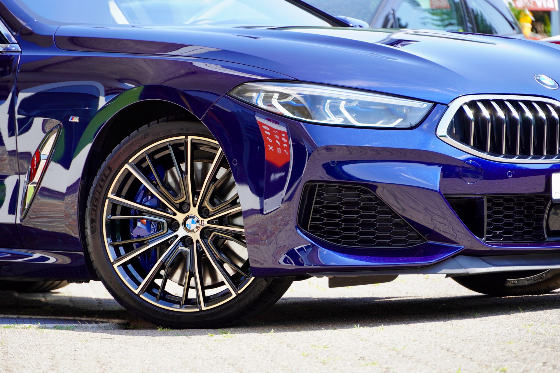 BMW M850i xDrive Steptronic-showroom-element-1