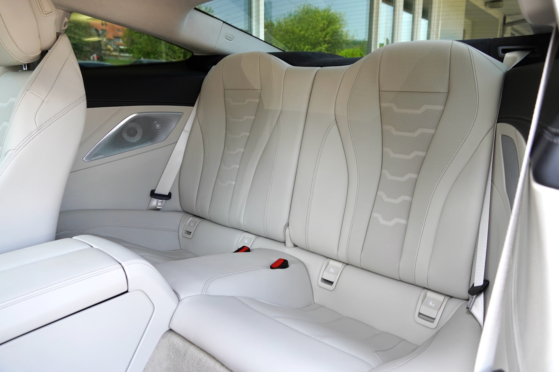 BMW M850i xDrive Steptronic-image-16