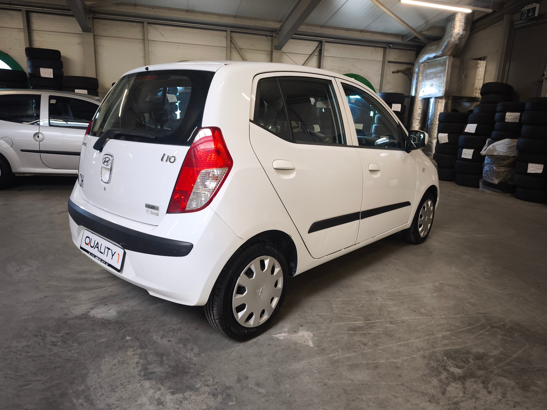 HYUNDAI i10 1.2 Style Automatic-image-2