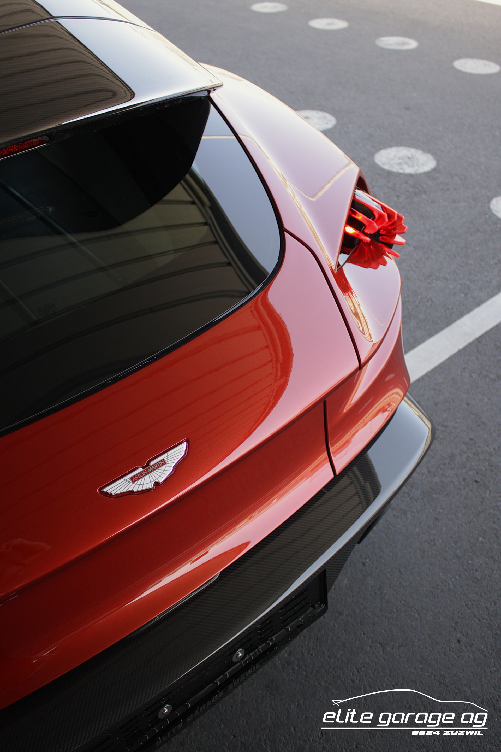 ASTON MARTIN Vanquish ZAGATO Shooting Brake V12 1 of 99-image-12