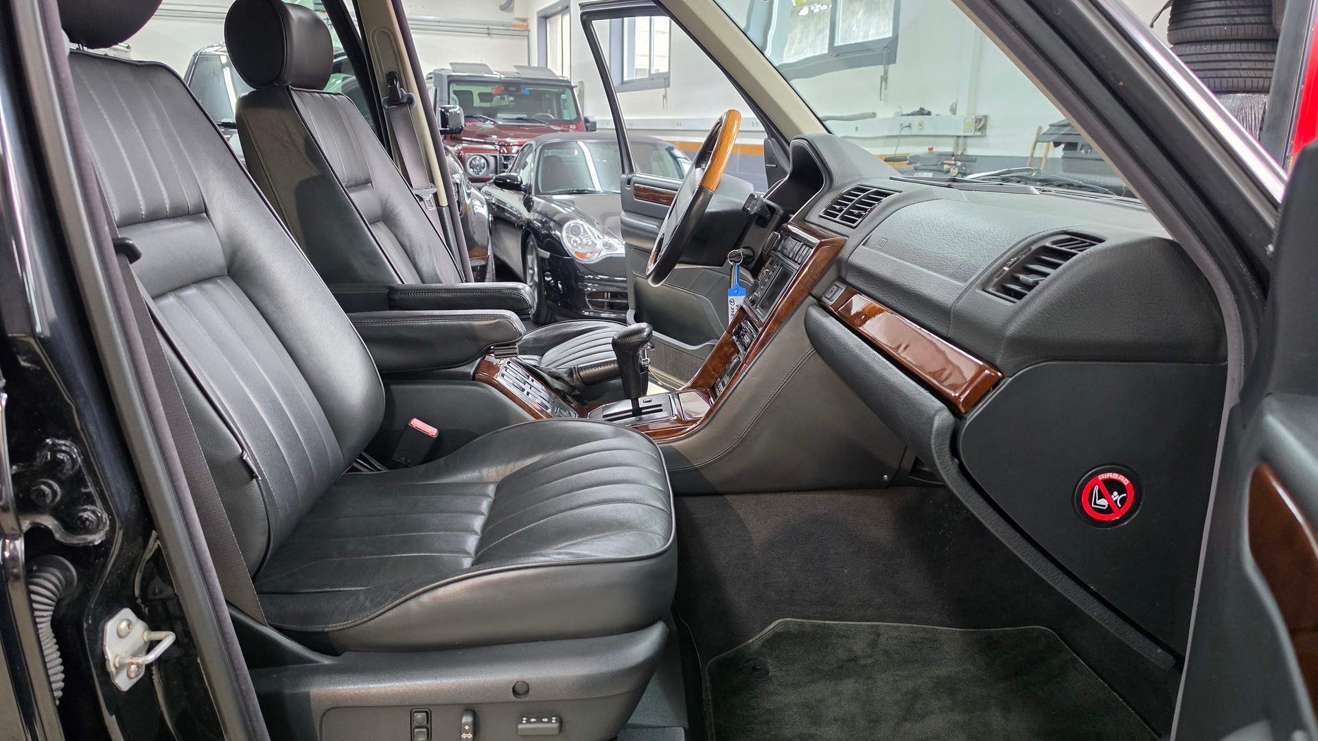 LAND ROVER Range Rover 4.6 HSE-image-22
