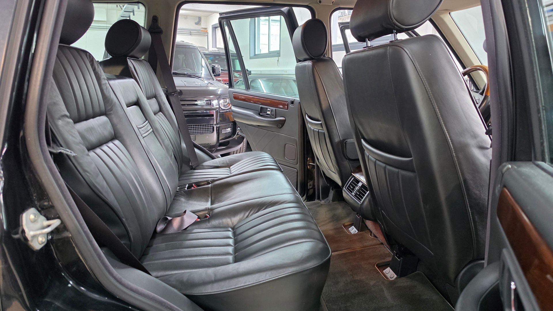 LAND ROVER Range Rover 4.6 HSE-image-23