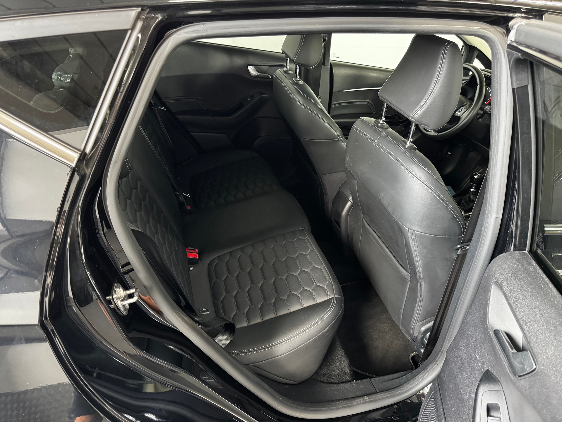FORD Fiesta 1.0 SCTi Vignale-image-19