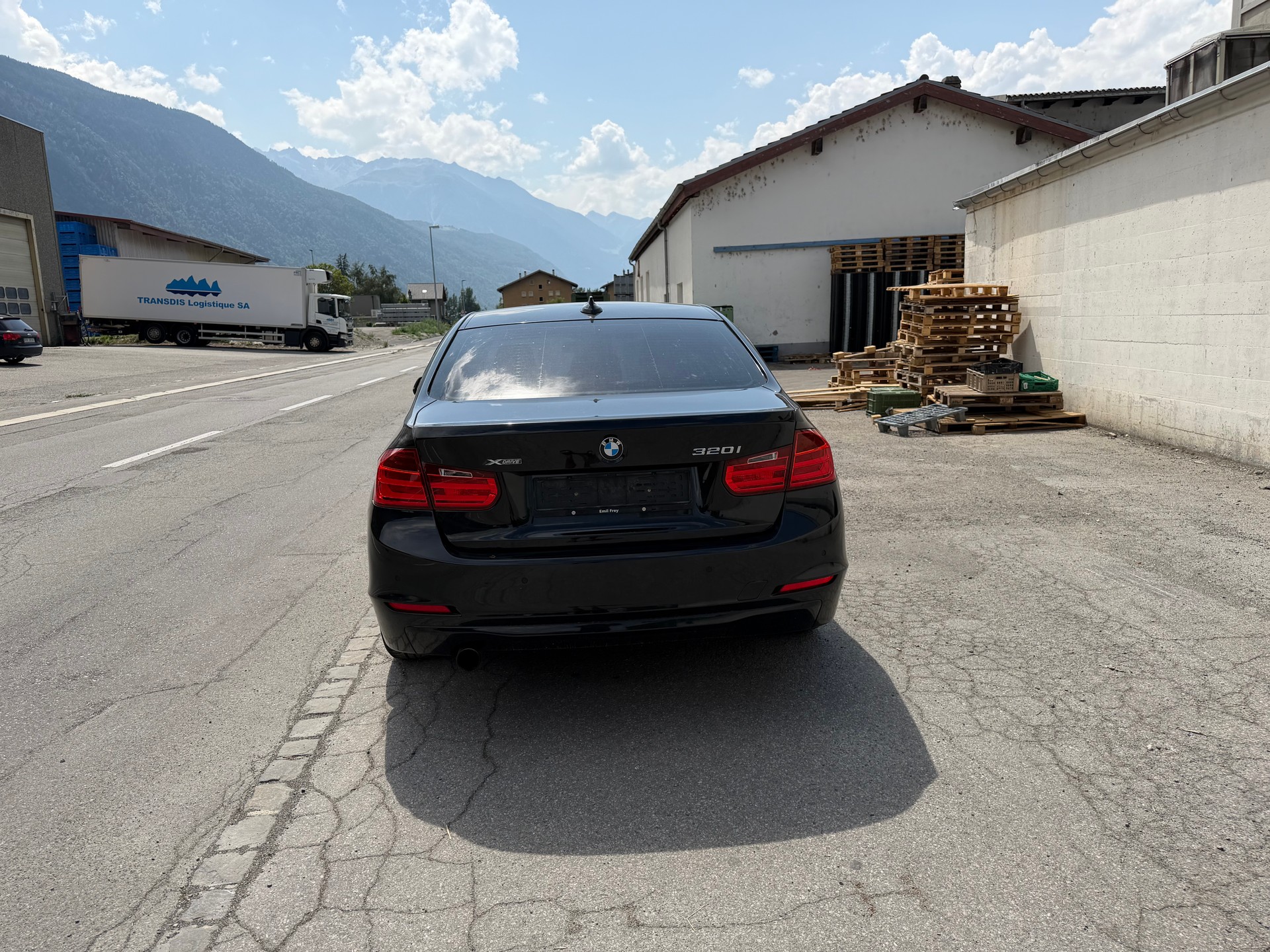 BMW 320i xDrive Modern Line Steptronic-image-10