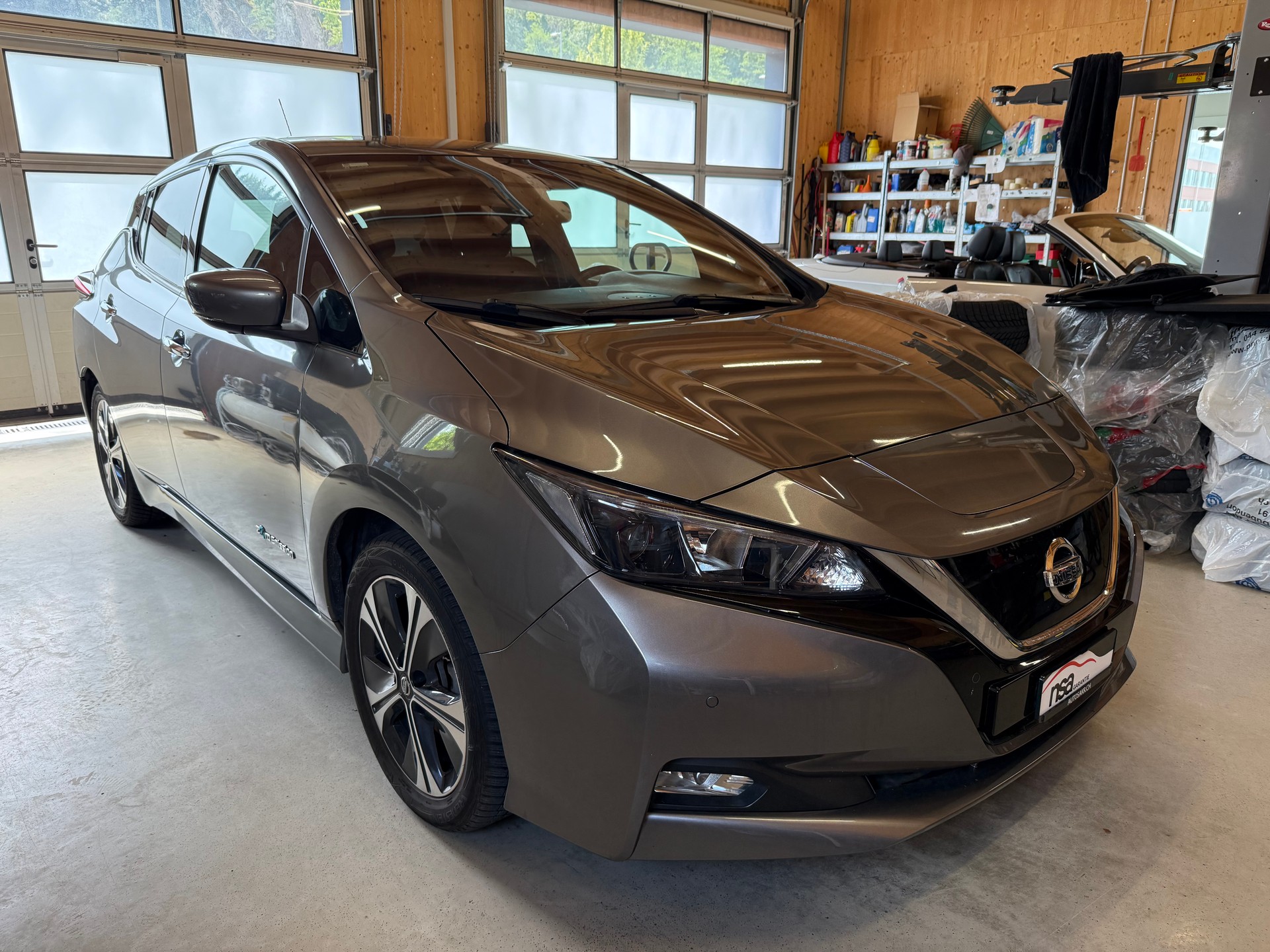 NISSAN Leaf N-Connecta (incl. battery)-showroom-element-2