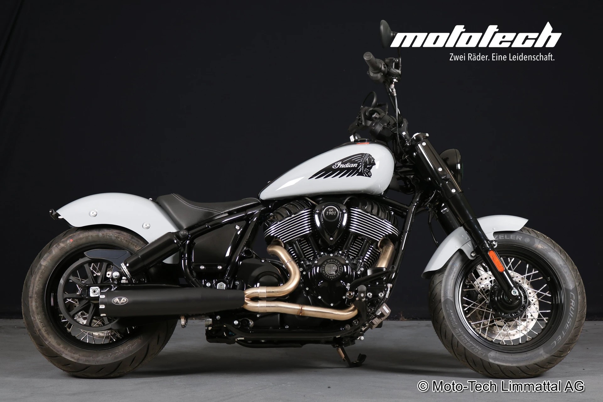 INDIAN Chief Bobber-showroom-element-1