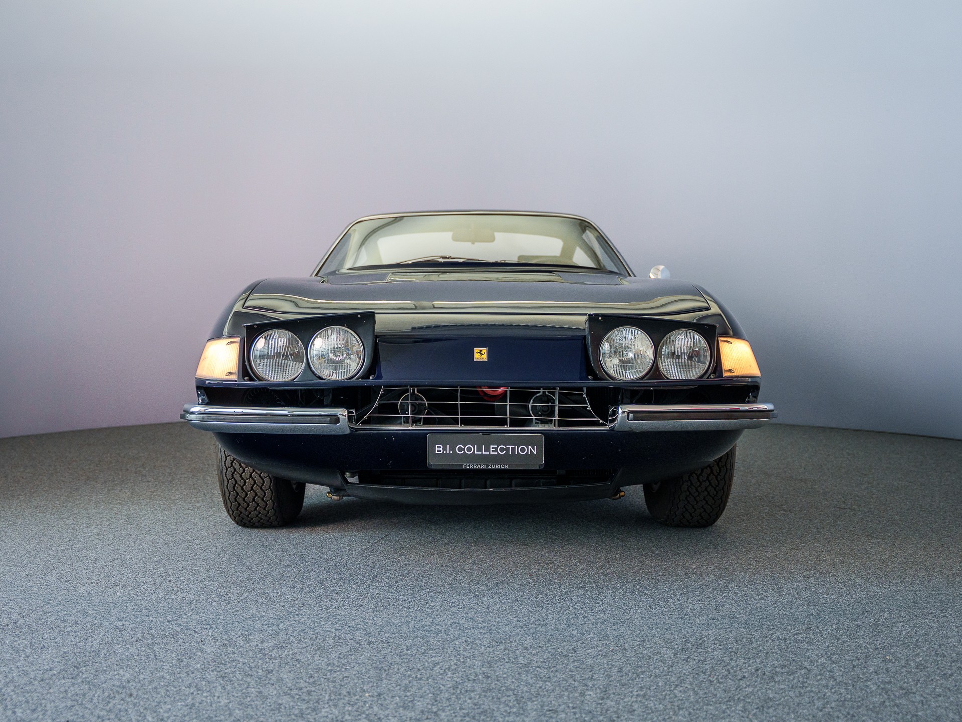 FERRARI 365 GTB 4 Daytona-showroom-element-1