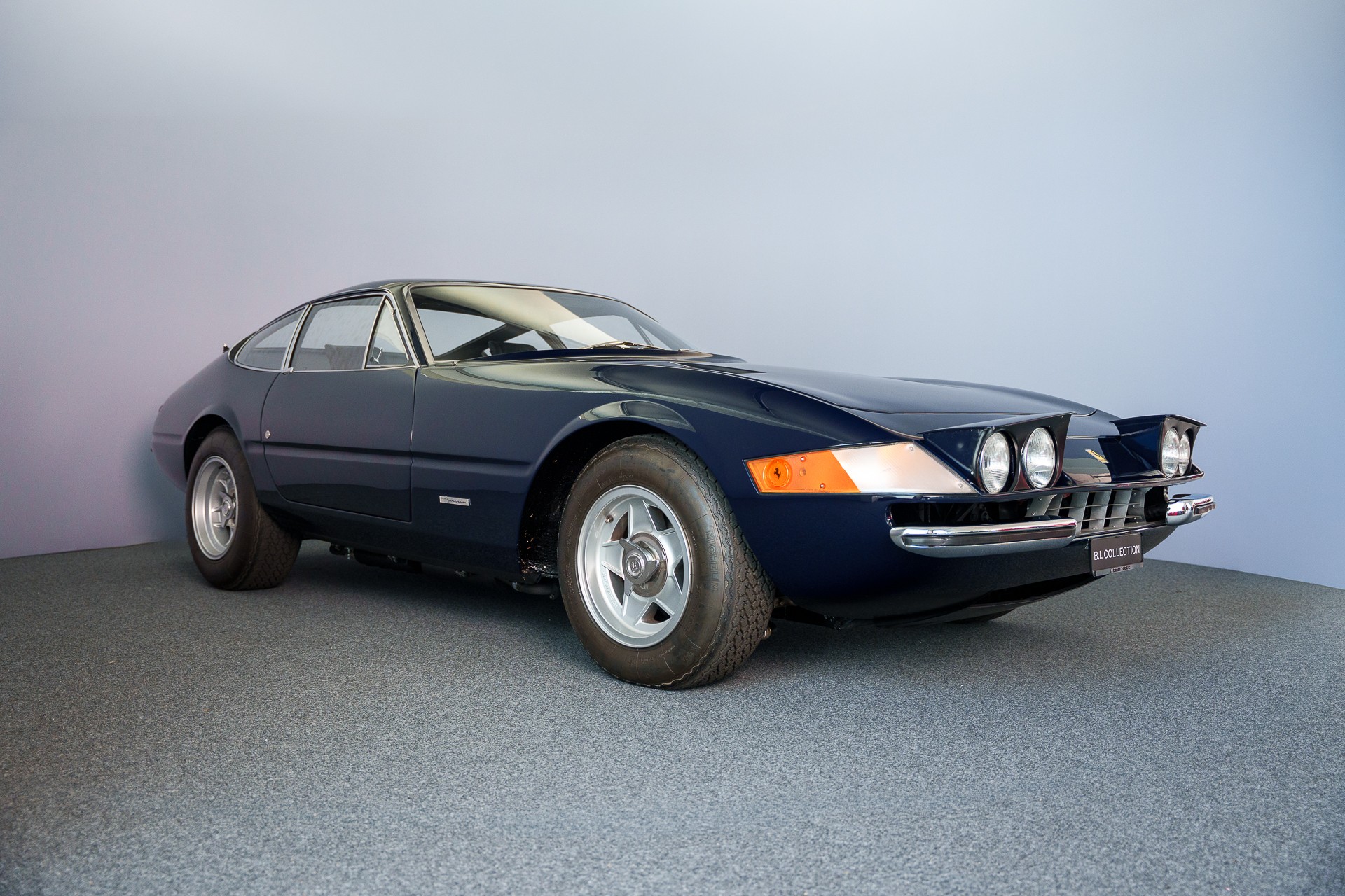 FERRARI 365 GTB 4 Daytona-showroom-element-2