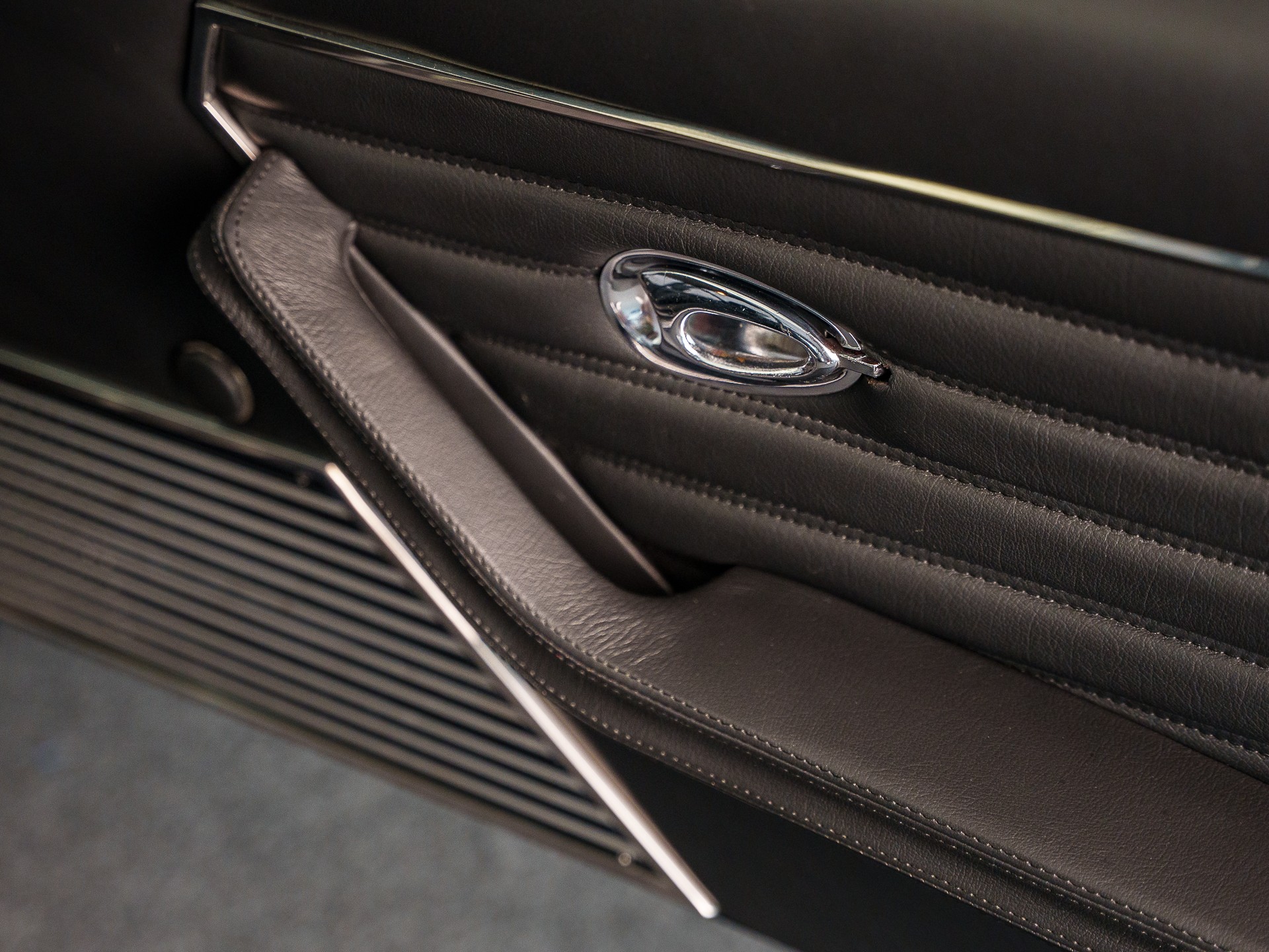 FERRARI 365 GTB 4 Daytona-image-19