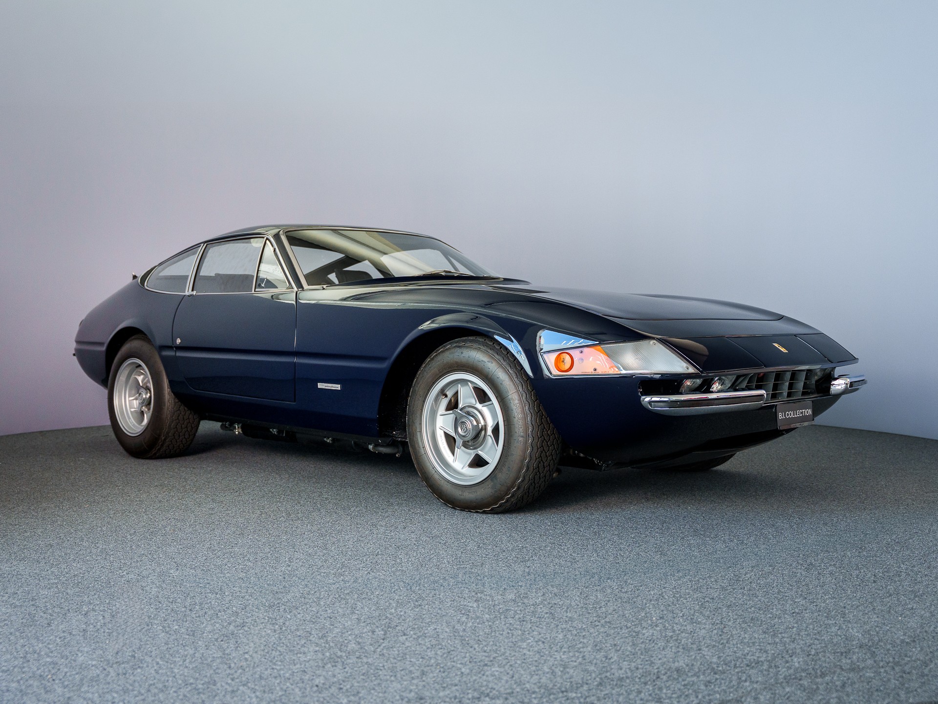 FERRARI 365 GTB 4 Daytona-showroom-element-3