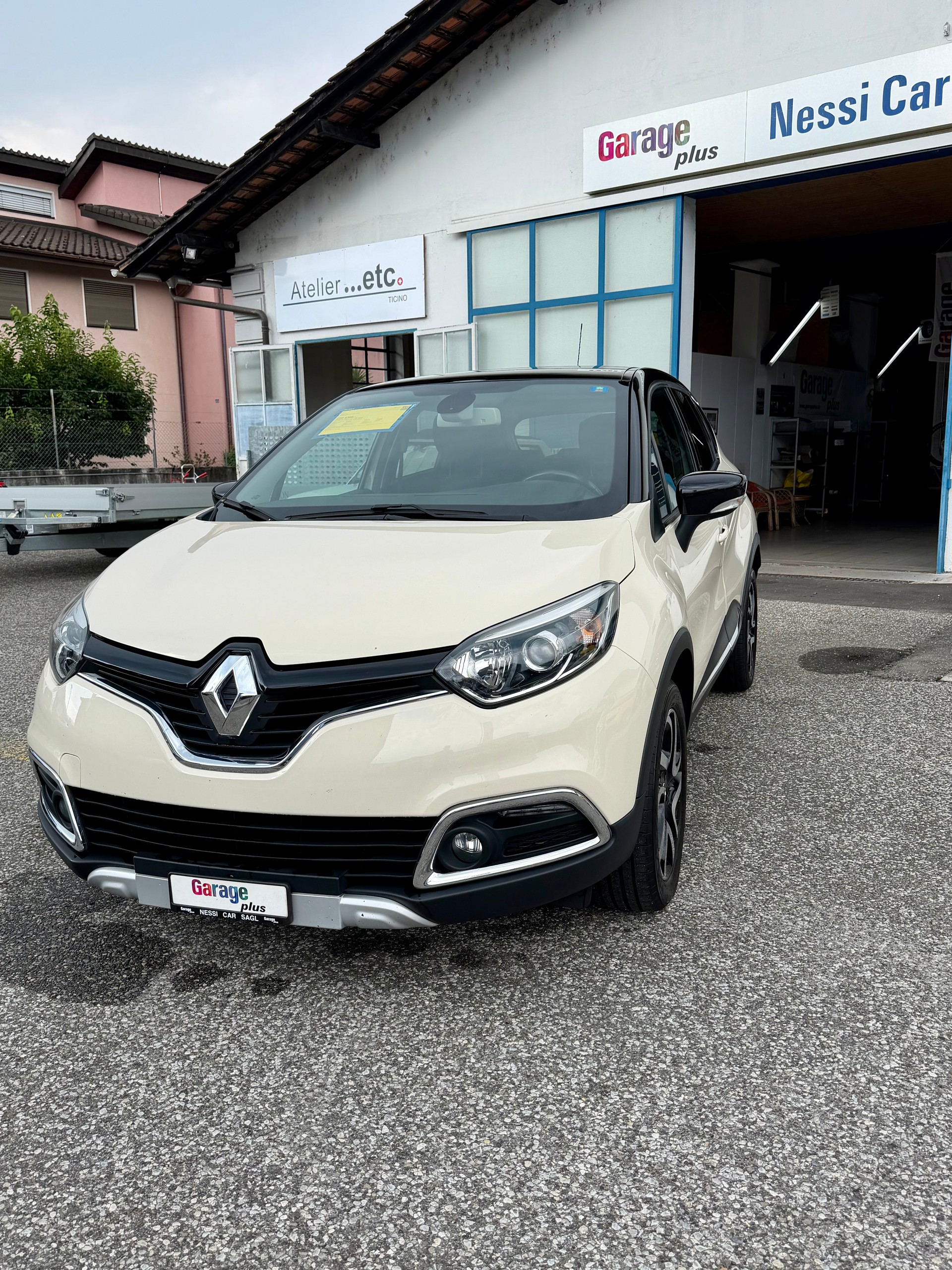 RENAULT Captur 1.2 T 16V Intens