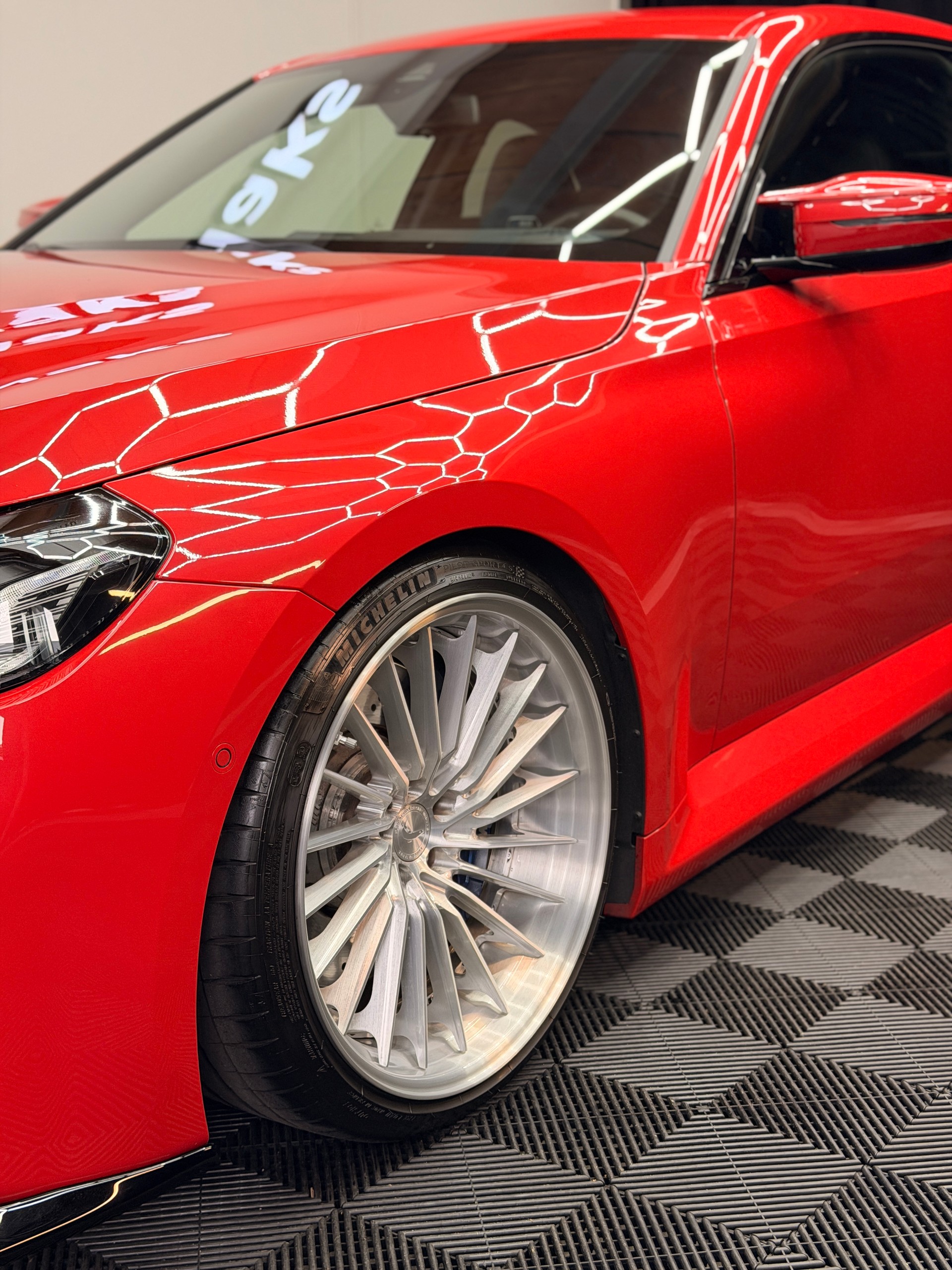 BMW M2 Steptronic-showroom-element-3