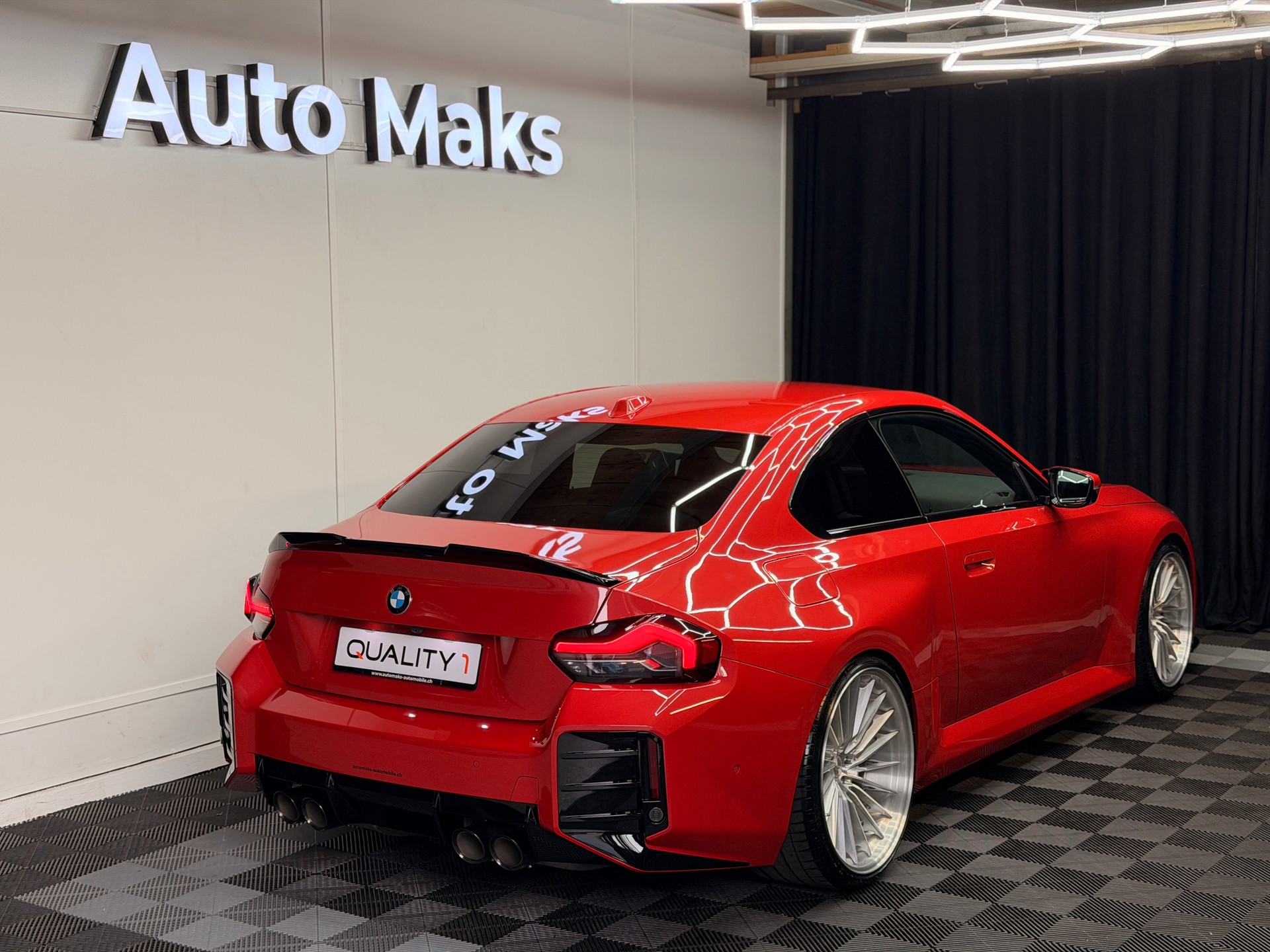 BMW M2 Steptronic-showroom-element-1