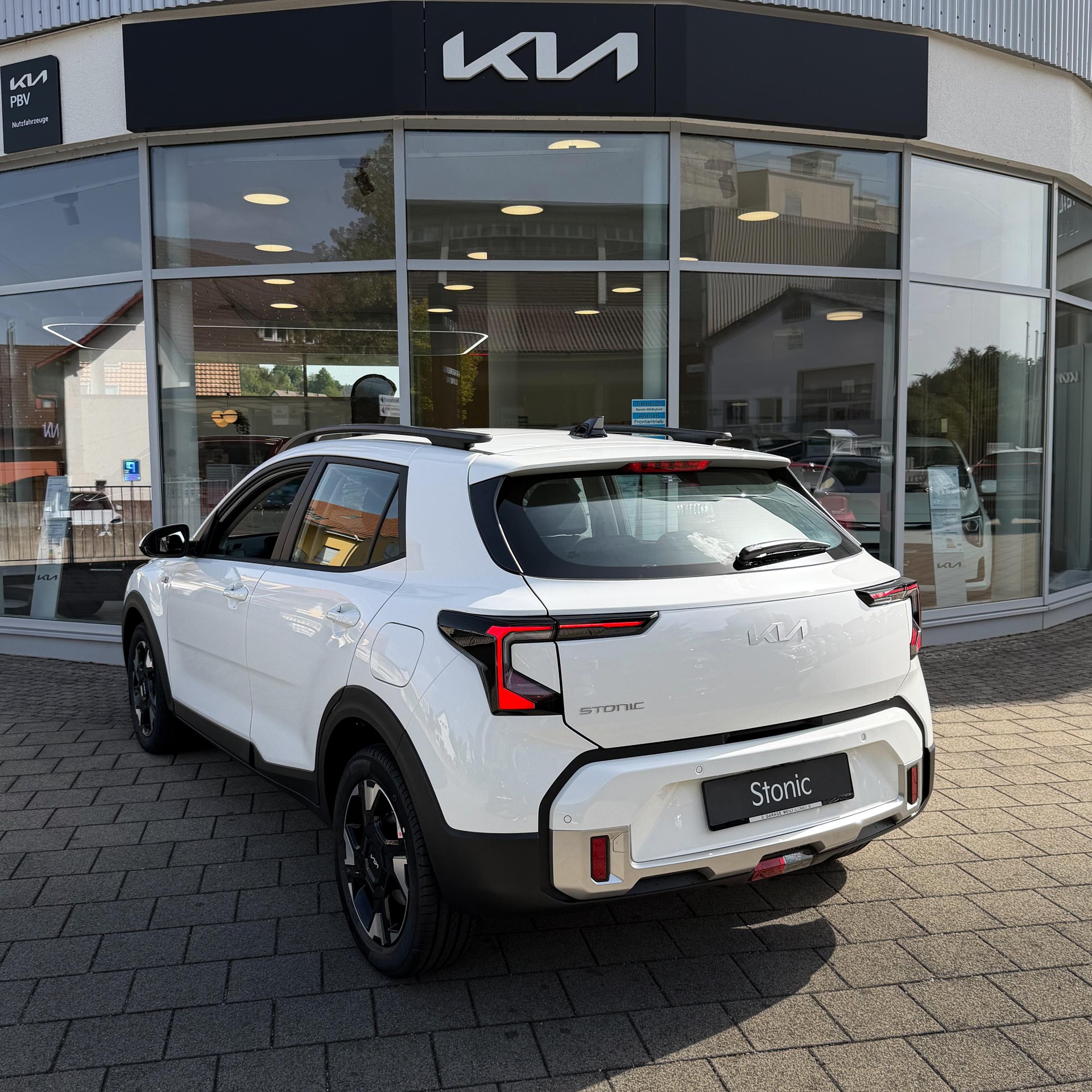 KIA Stonic 1.0 T-GDi-showroom-element-1