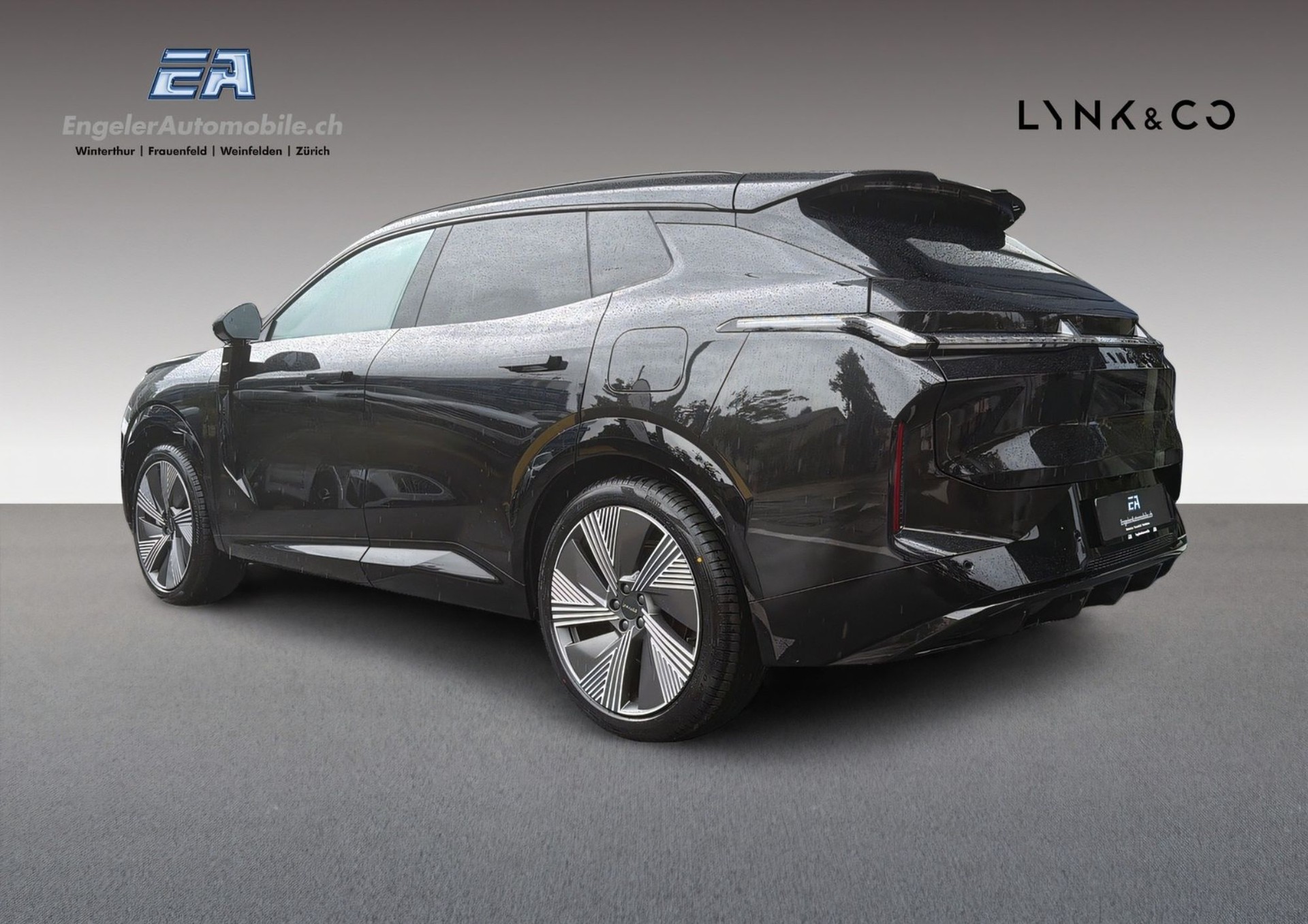 LYNK & CO 08 1.5 PHEV More-showroom-element-3