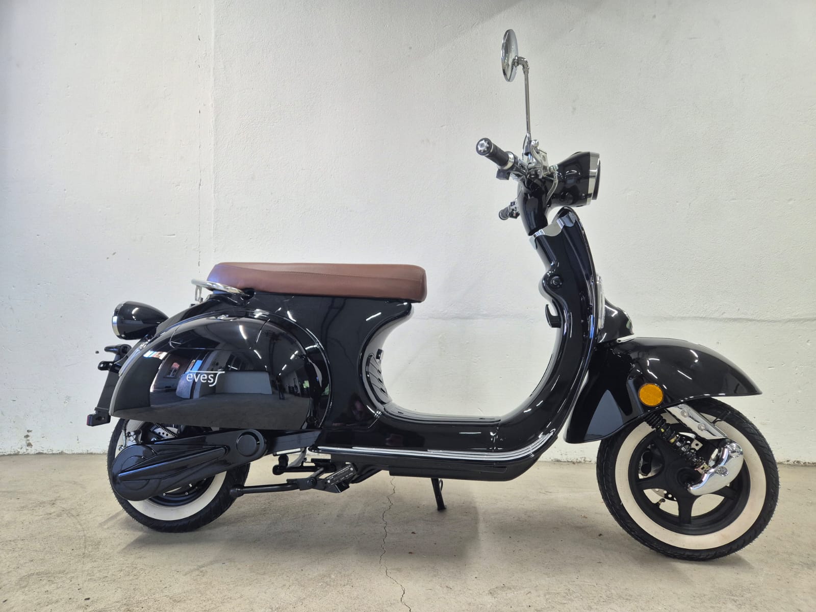 SAKURA EVESS E-Scooter 45km/h-image-1