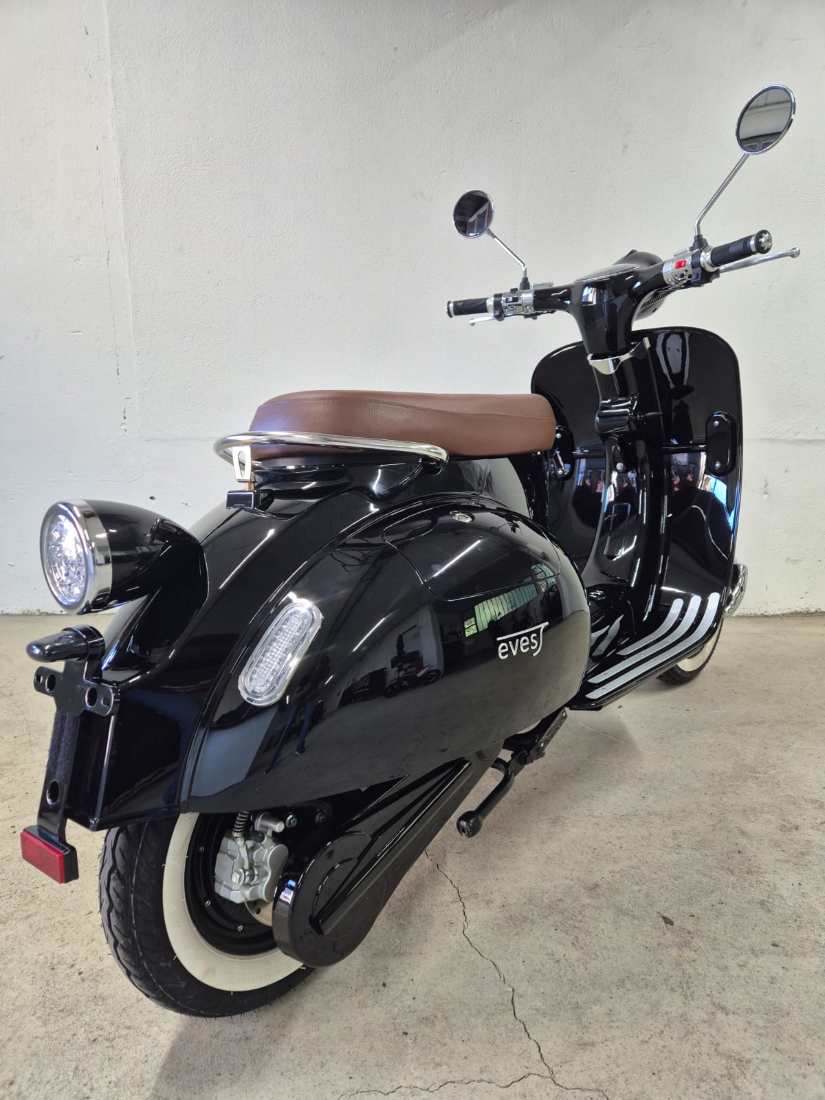 SAKURA EVESS E-Scooter 45km/h-image-4