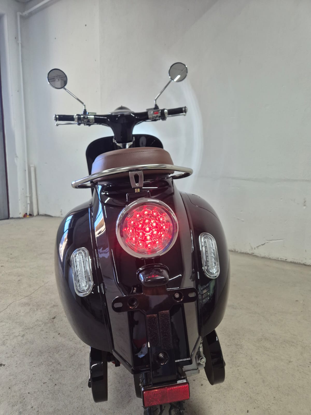 SAKURA EVESS E-Scooter 45km/h-image-5