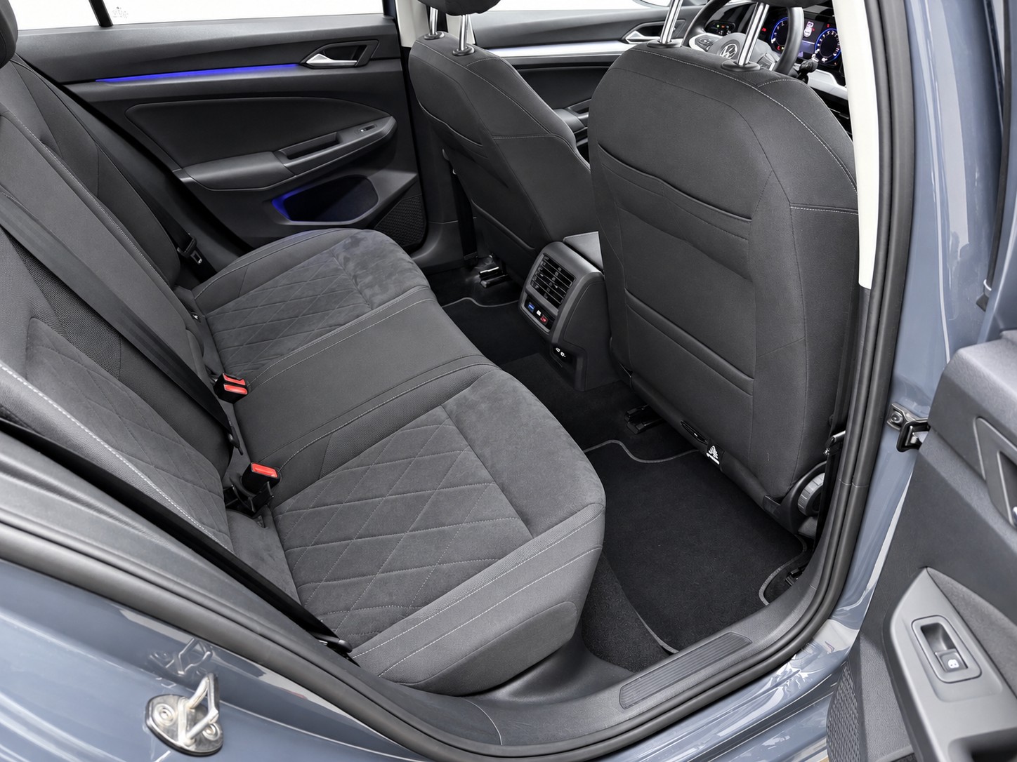 VW Golf 1.0 eTSI | CH | VOLLAUSSTATTUNG-image-13